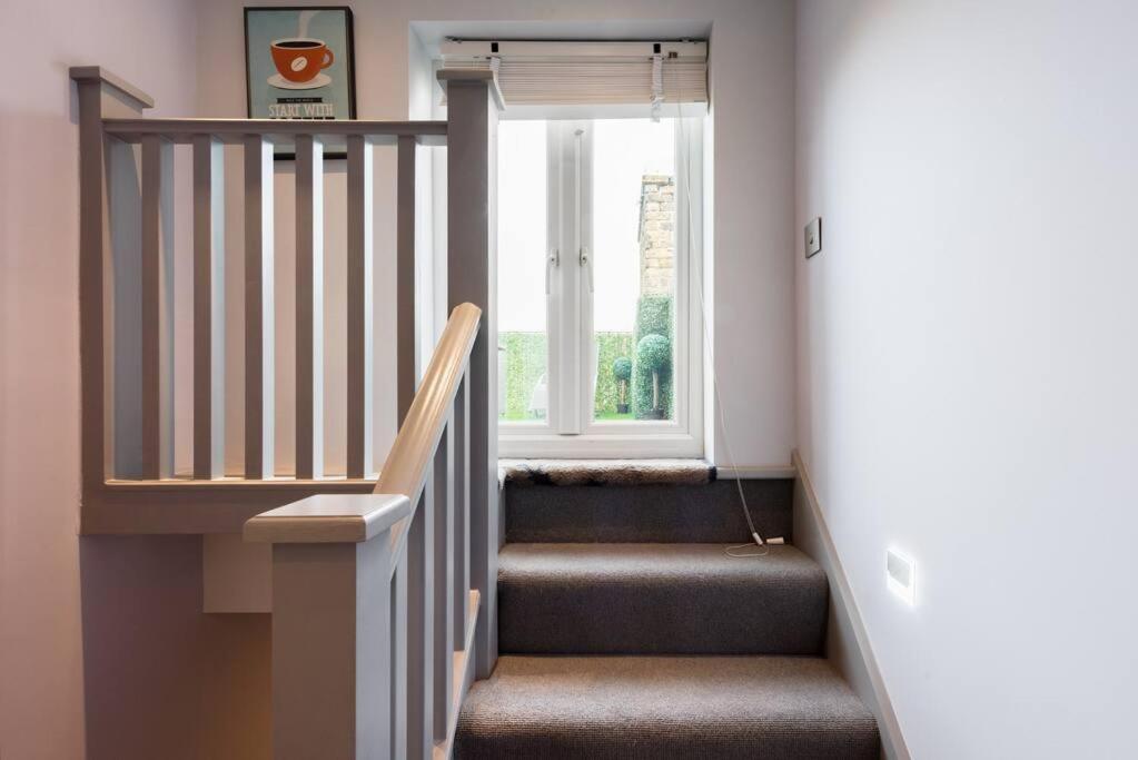 Luxurious & Modern 2 bedroom Notting Hill Townhouse