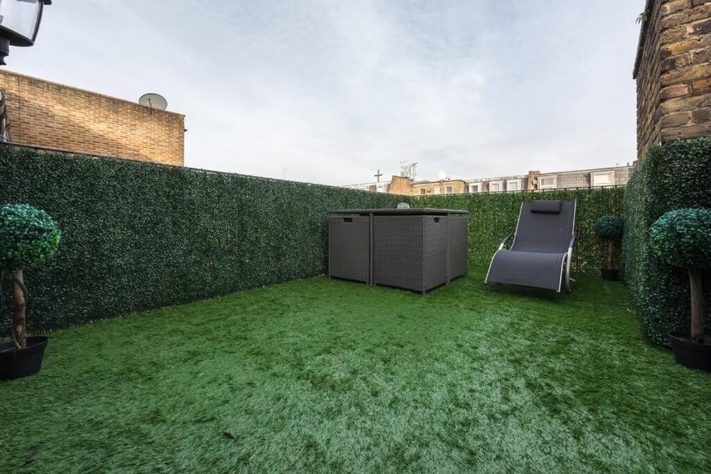 Luxurious & Modern 2 bedroom Notting Hill Townhouse