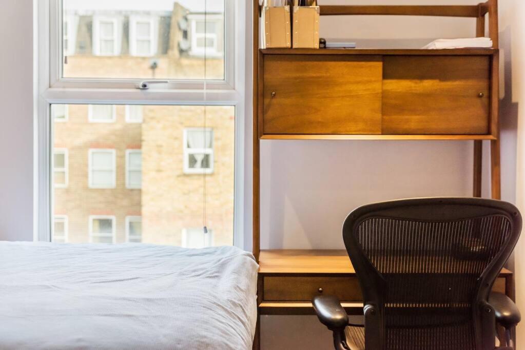 Luxurious & Modern 2 bedroom Notting Hill Townhouse