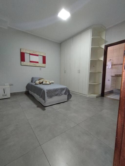 Apartamento no centro da cidade - Próximo ao Thermas de São Pedro- 3 suítes