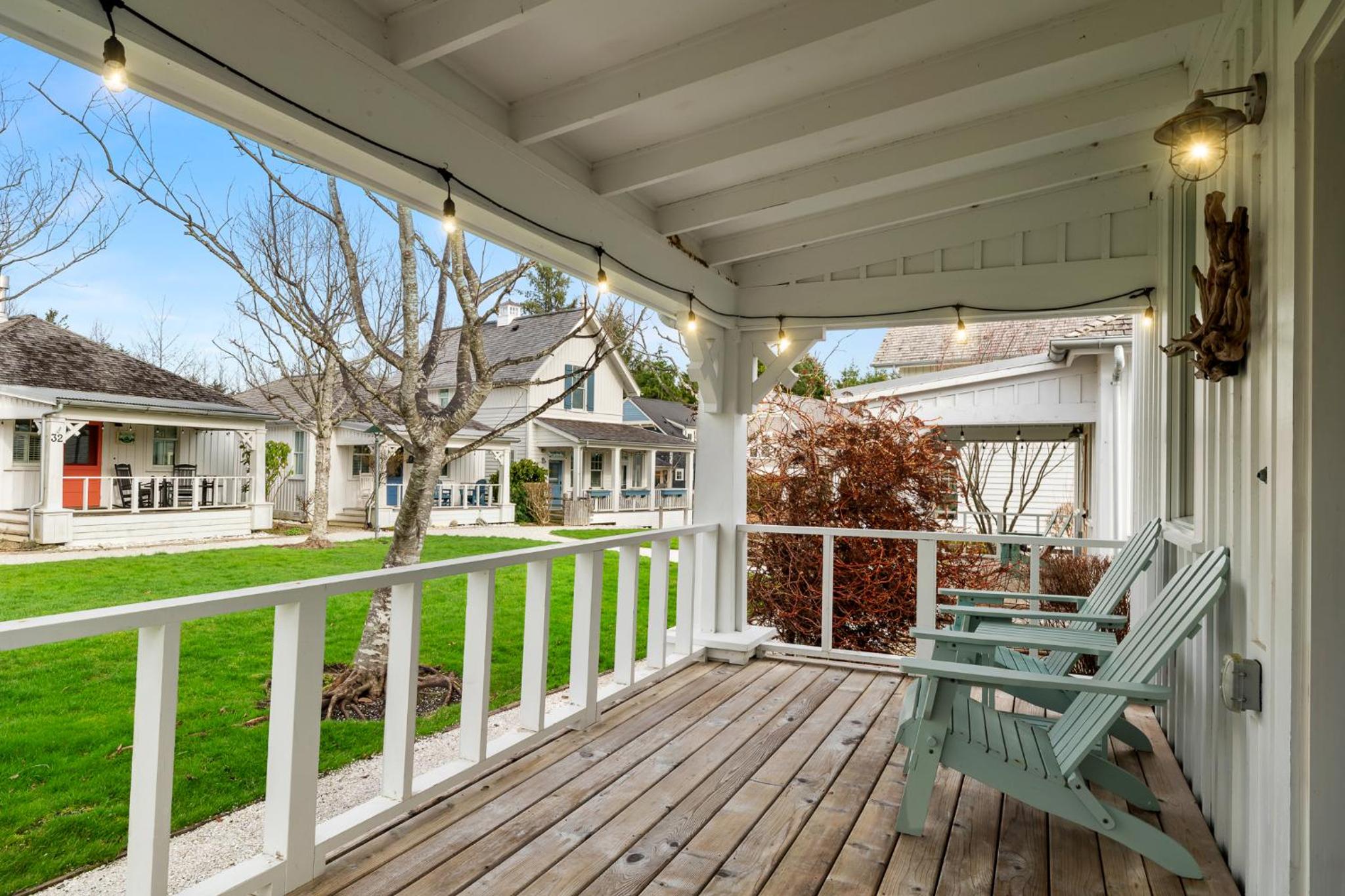A Swell Cottage by Seabrook Hospitality view 3