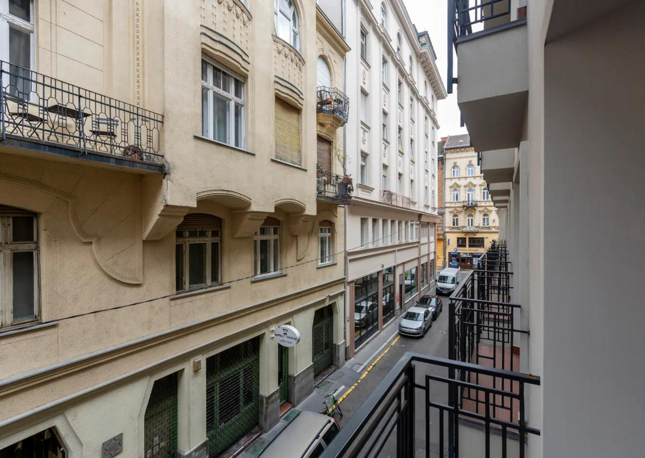 Romantic Home by Andrassy street with Garage and Rooftop Pool