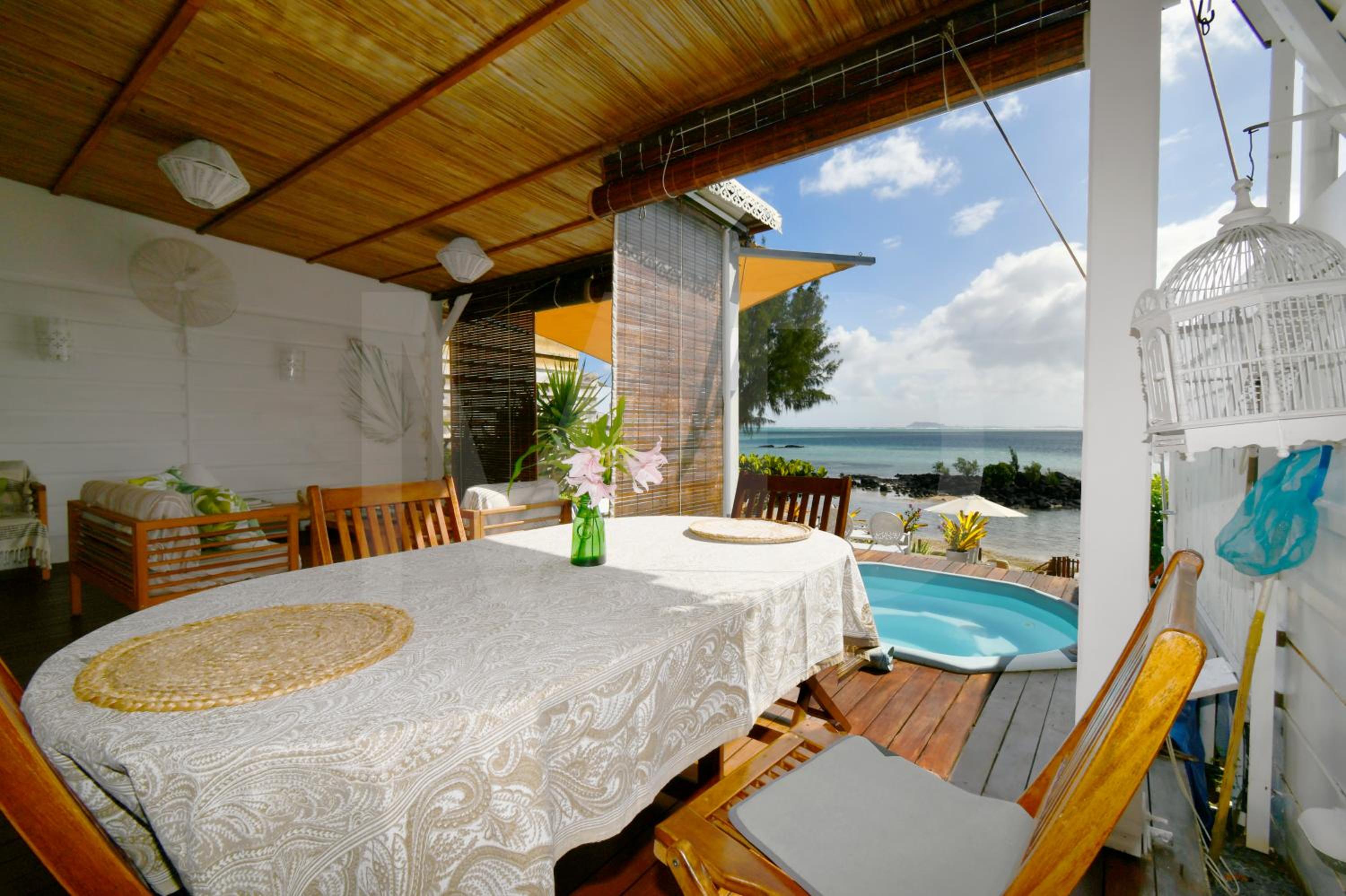 Meerena Cheerful Beachfront Cottage with Jacuzzi photo 5
