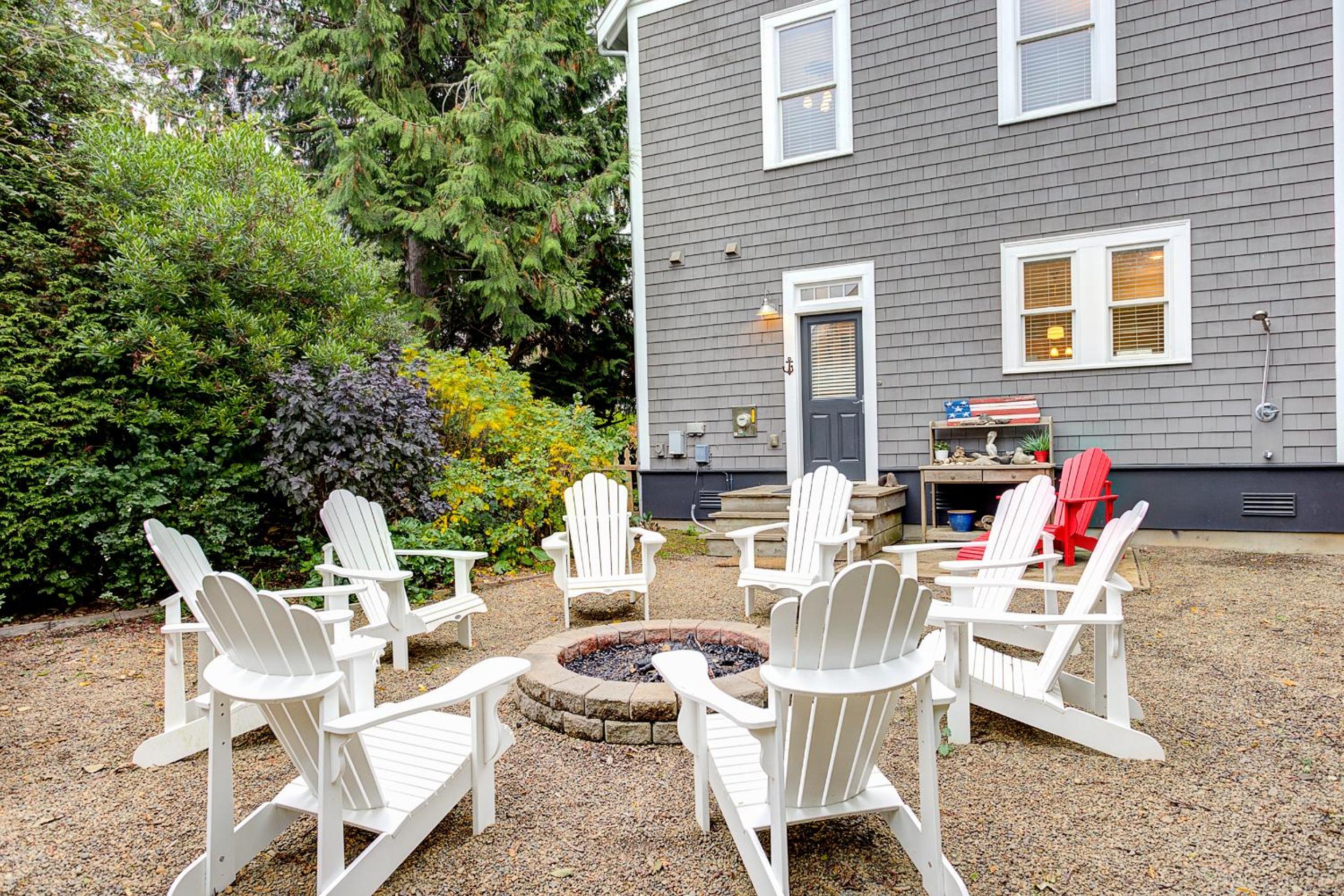Beaches-N-Cream: Dog Friendly and Private Hot Tub view 4