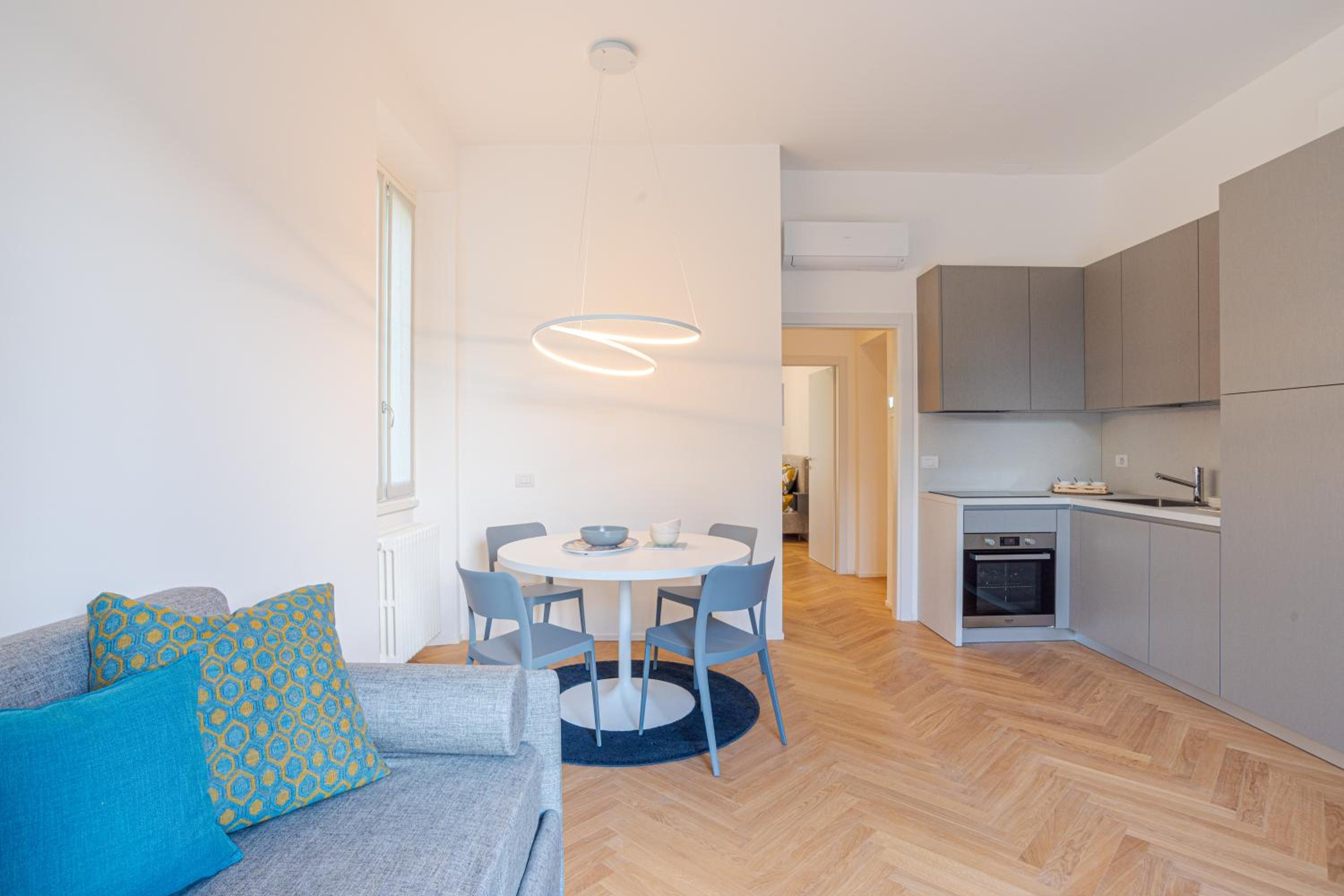GuestHost - Lakeview Apt with Pool, Garden & Parking view 4