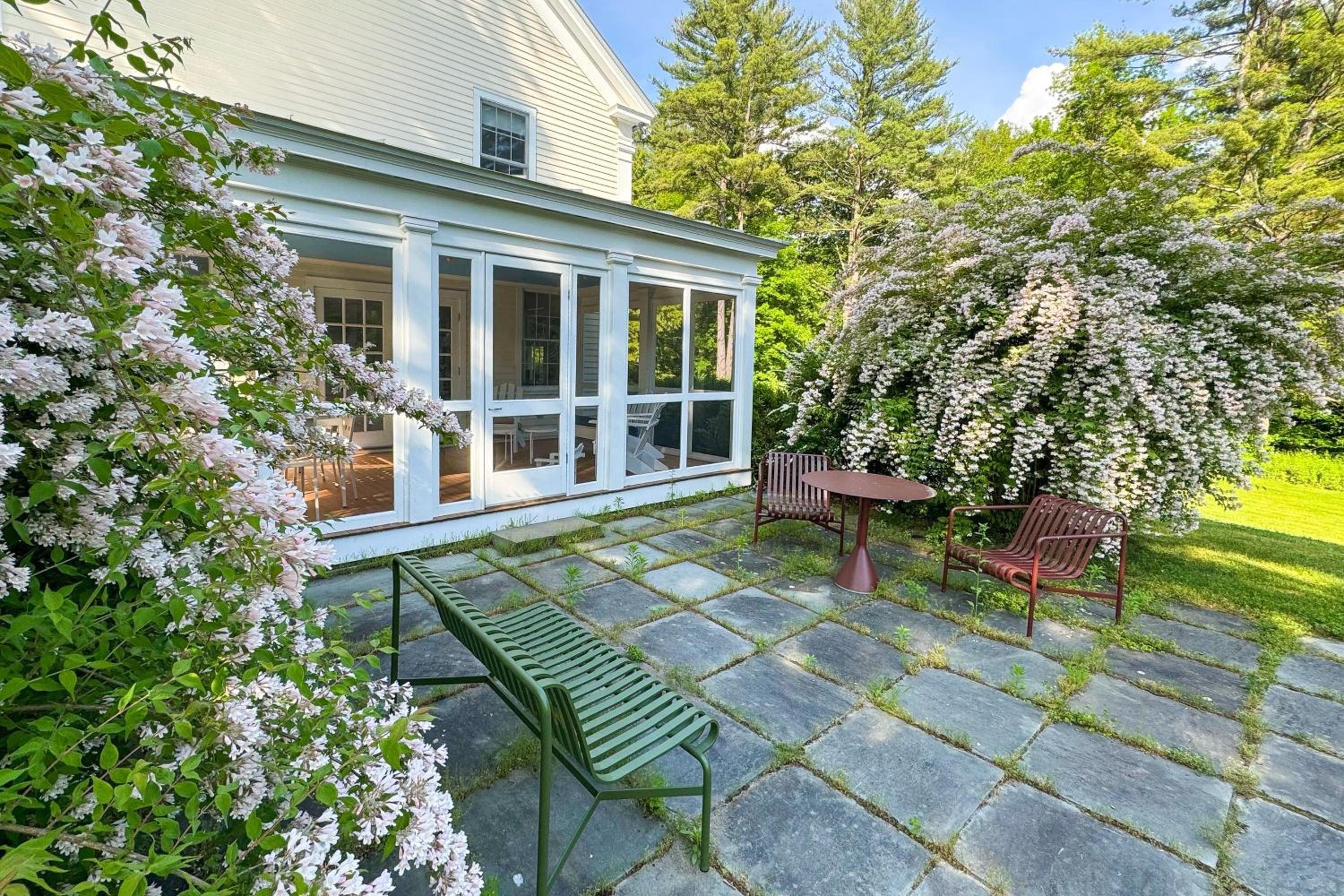 Close to Copake Lake! 4-Season Escape with Sauna