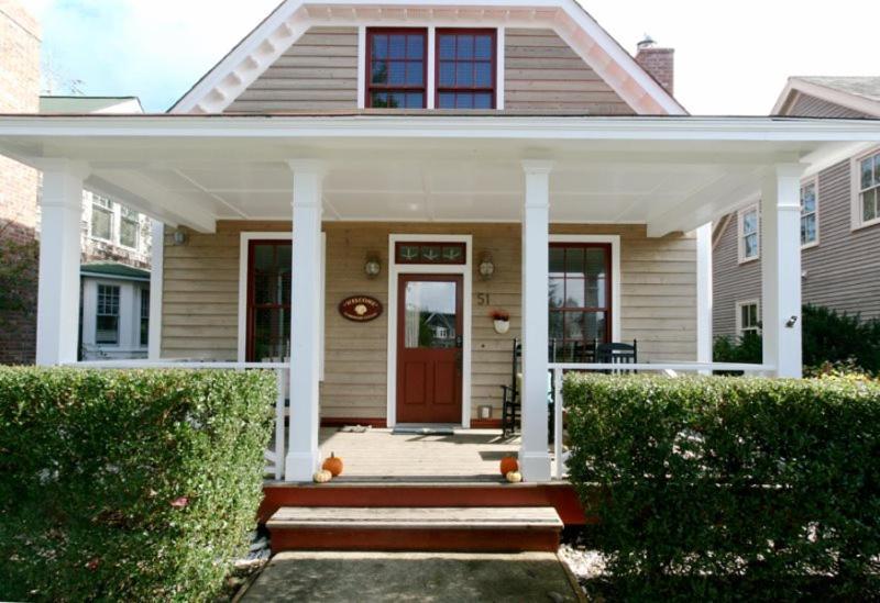 Clamdigger Cottage by Seabrook Hospitality