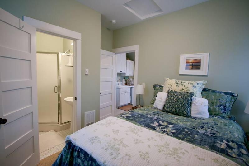 Coasting by Seabrook Hospitality view 5