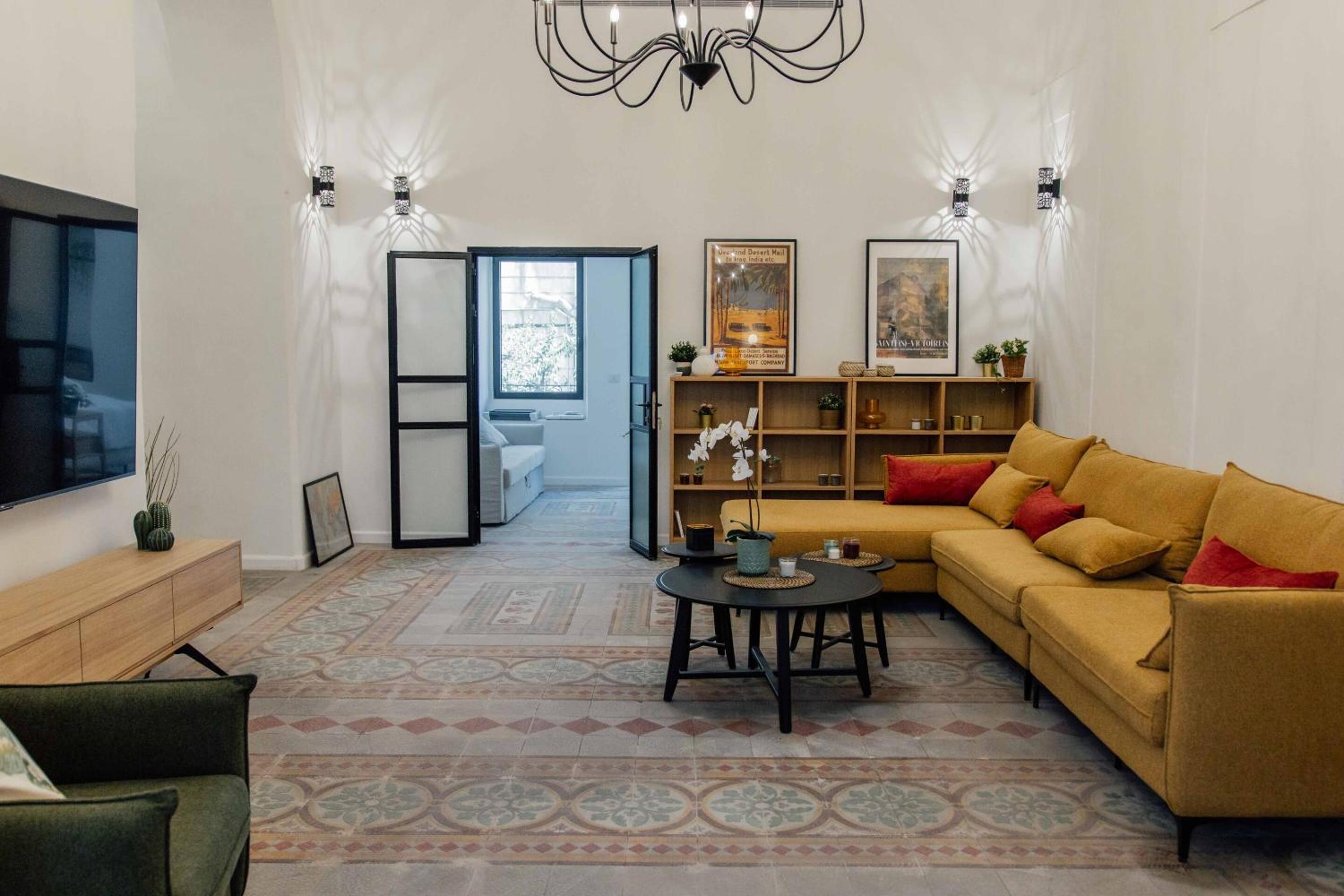 Unique 4 Bedroom - Next Mamilla view 2