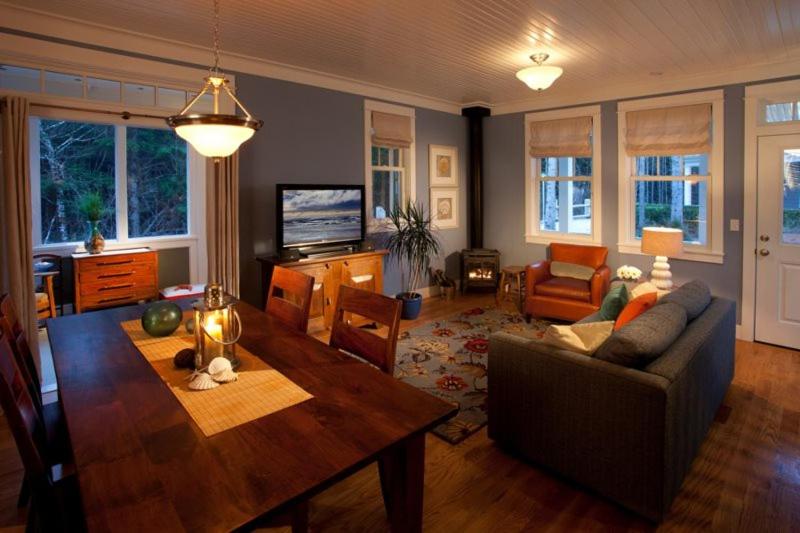 Ellas Escape by Seabrook Hospitality