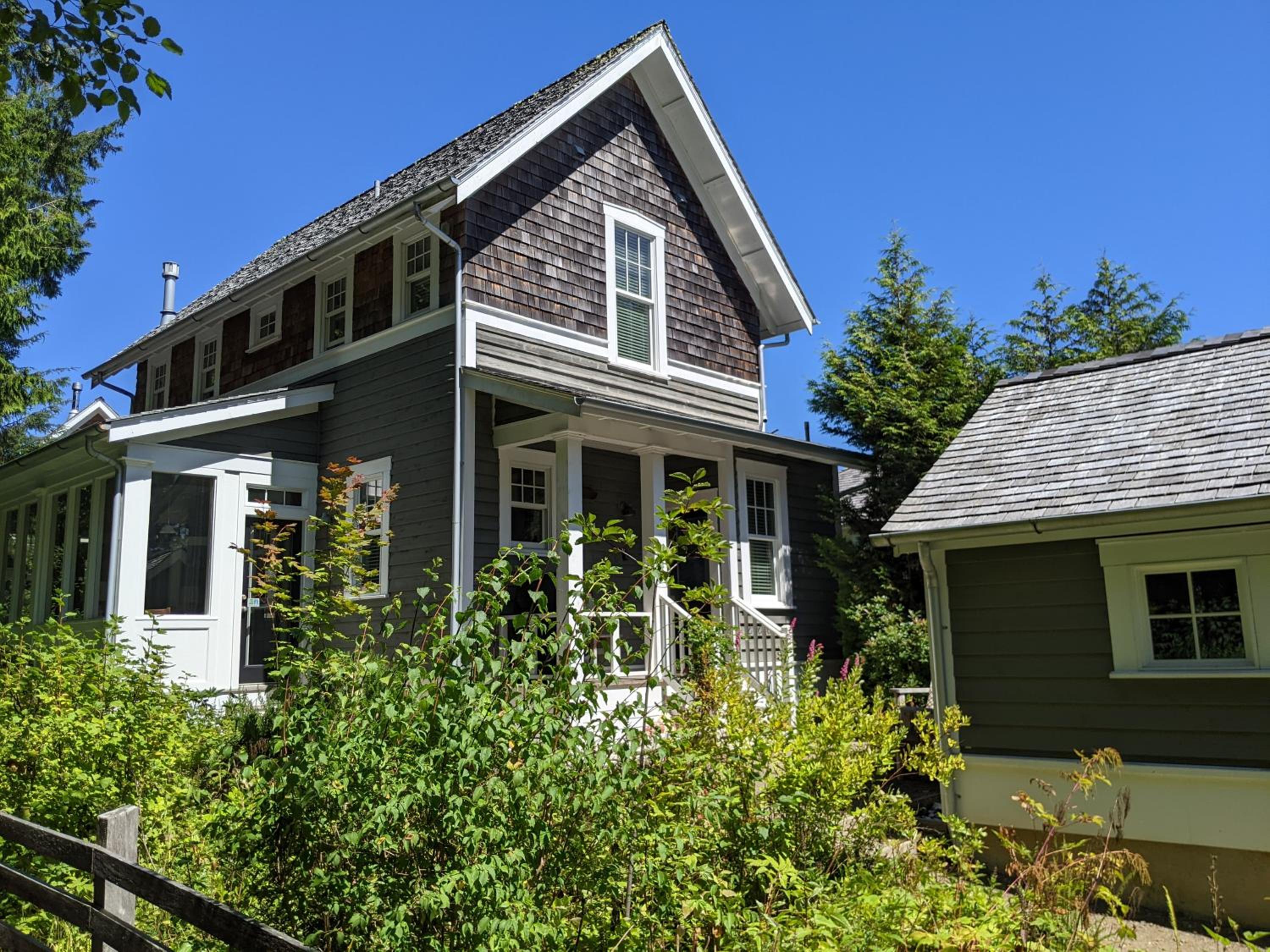 Ellas Escape by Seabrook Hospitality