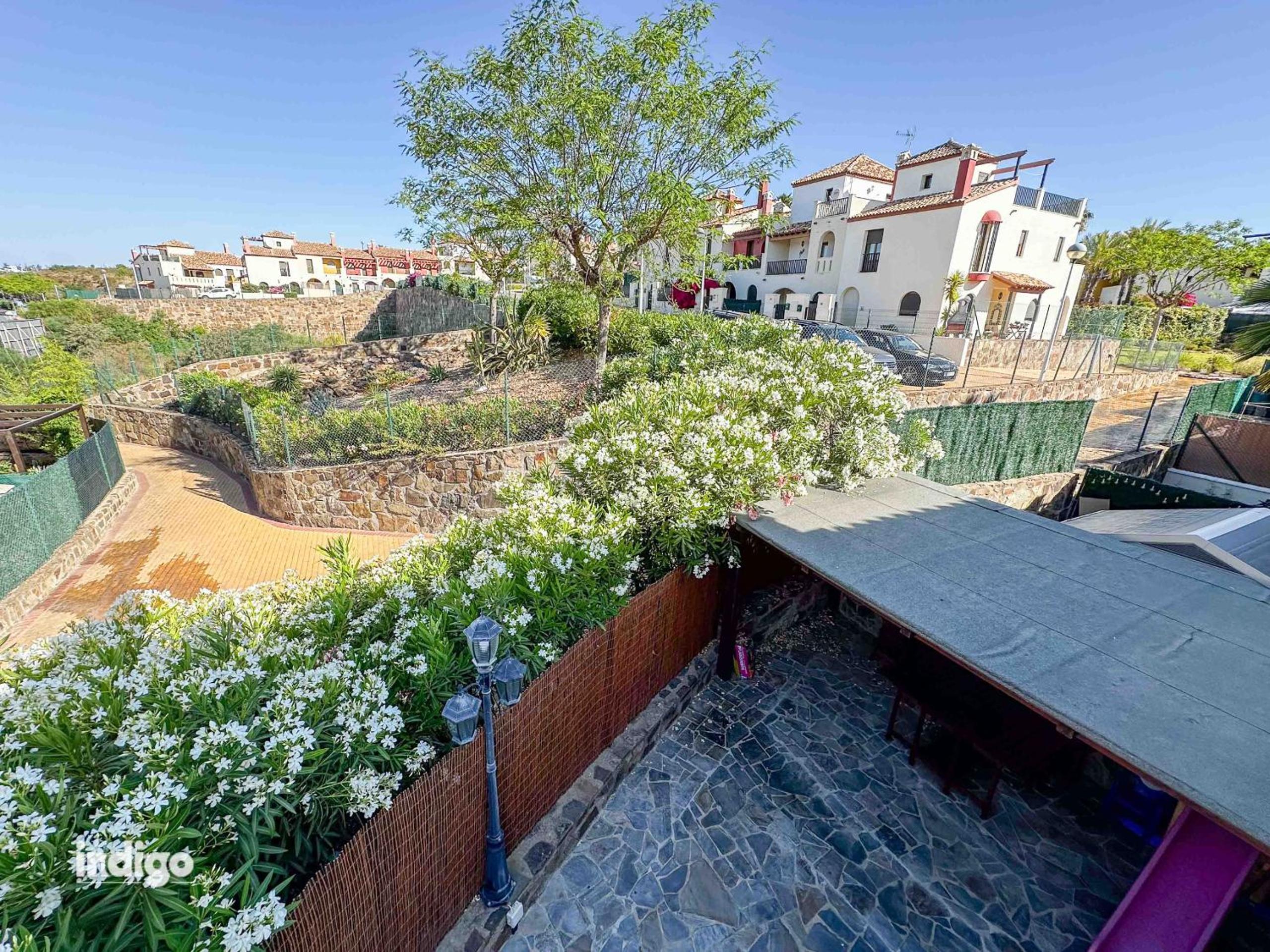 Spacious Townhouse - Private Patio Oasis - FRE01 view 3
