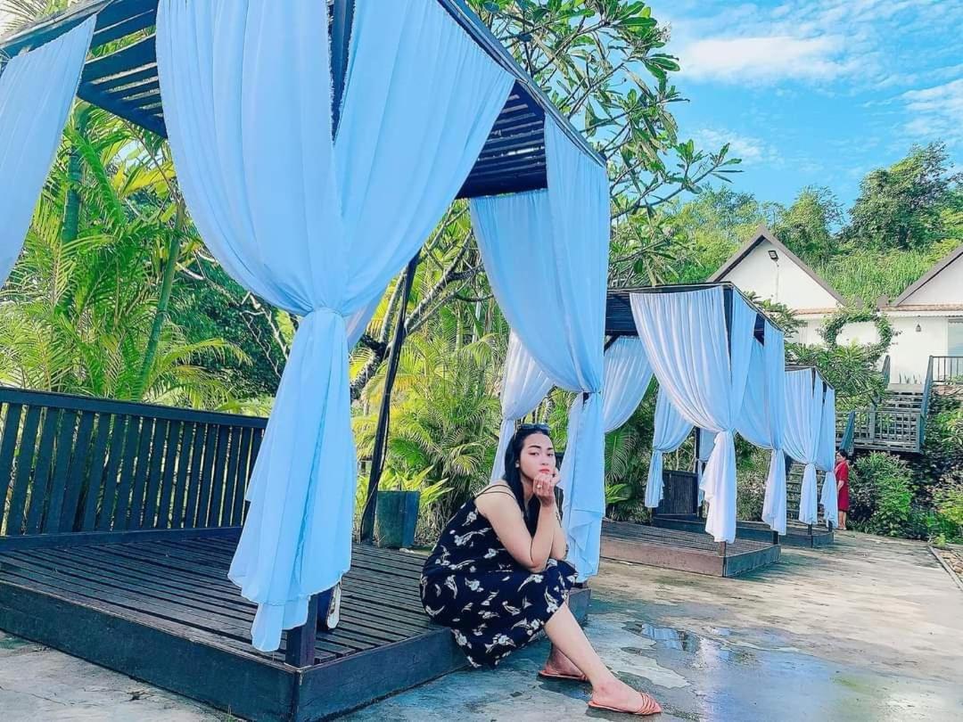 Chompey Resort
