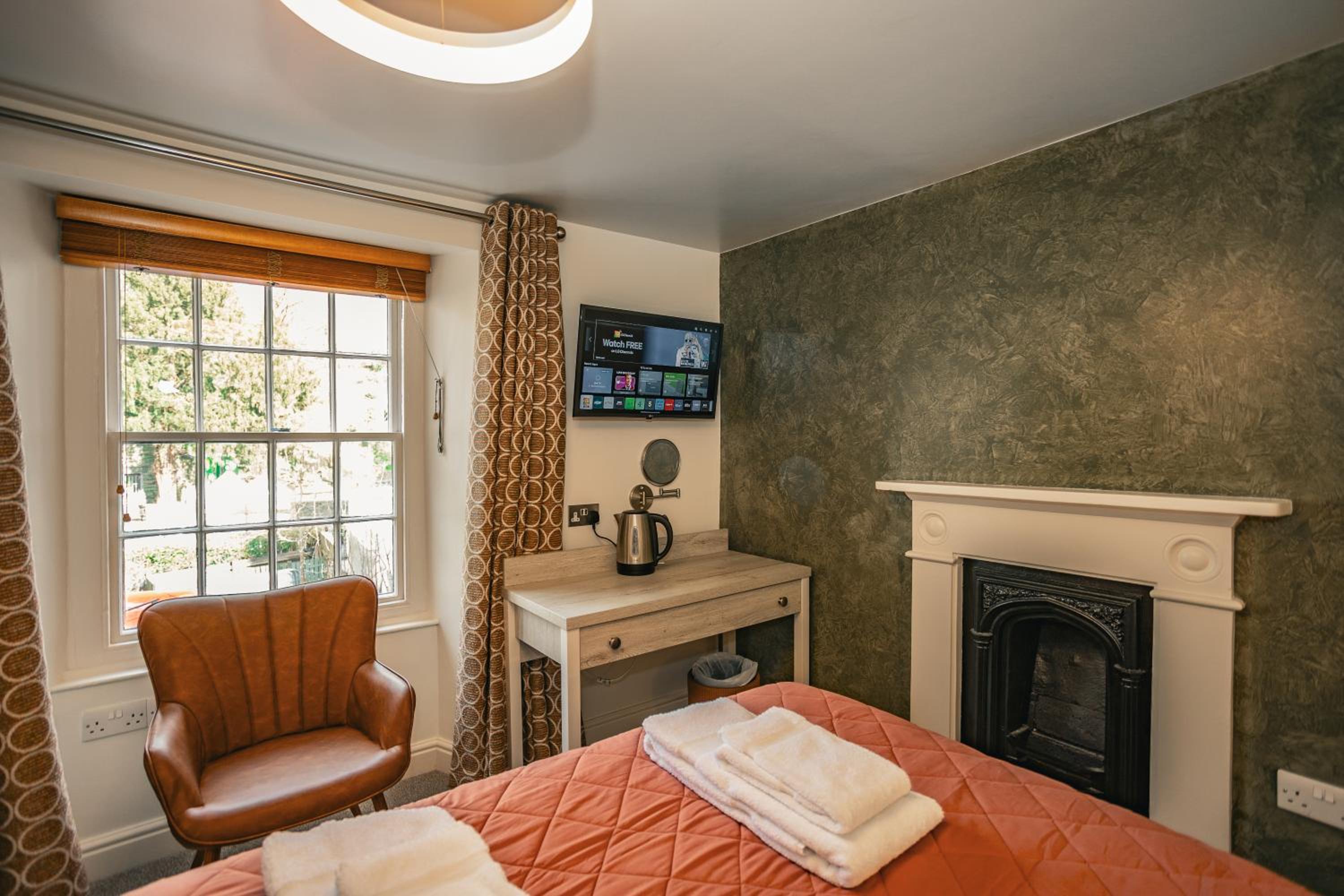 Rooms at the Apple Pie — 10