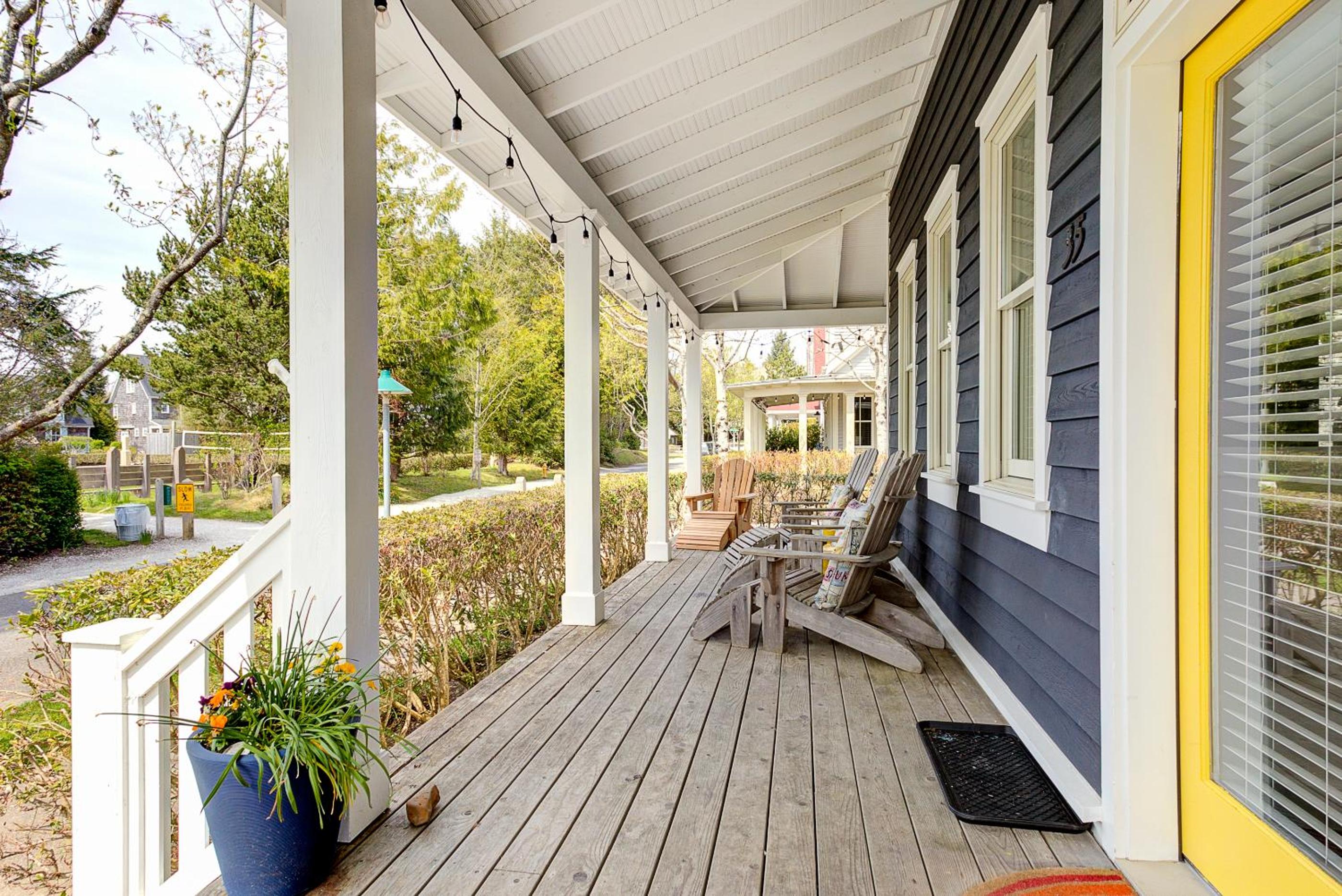 Our Family Beach House by Seabrook Hospitality view 2
