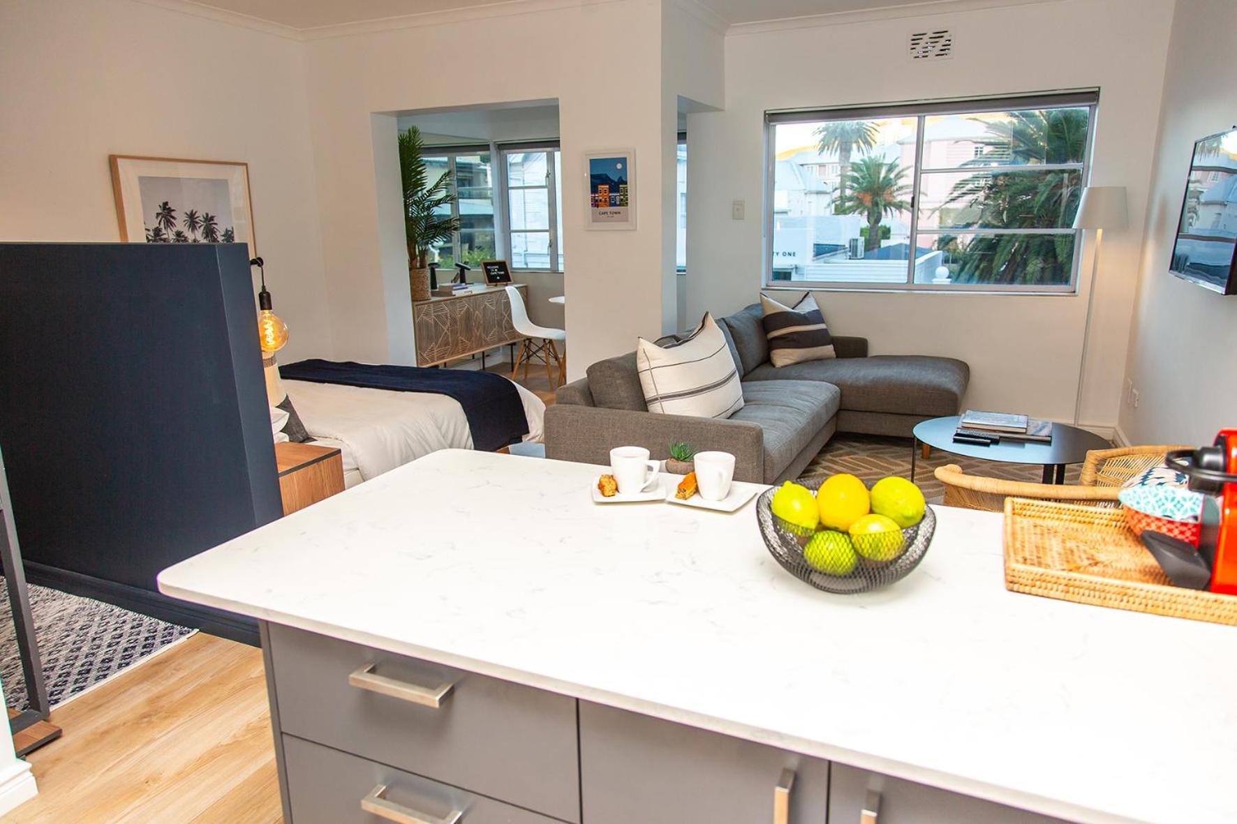 Kloof Street Studio With Mountain Views-Explore Cape Town's Coolest Street view 2