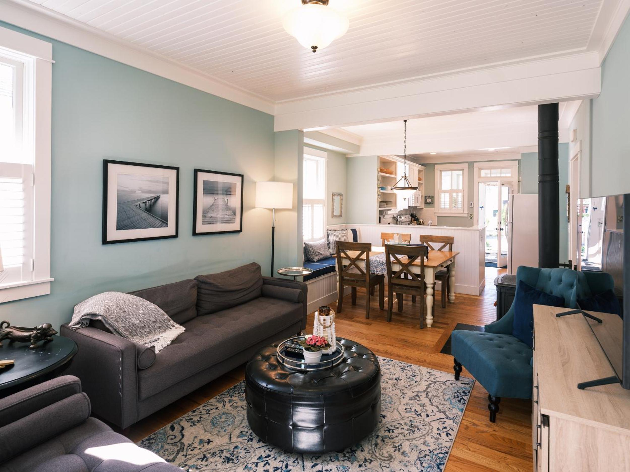 Periwinkle Cottage by Seabrook Hospitality