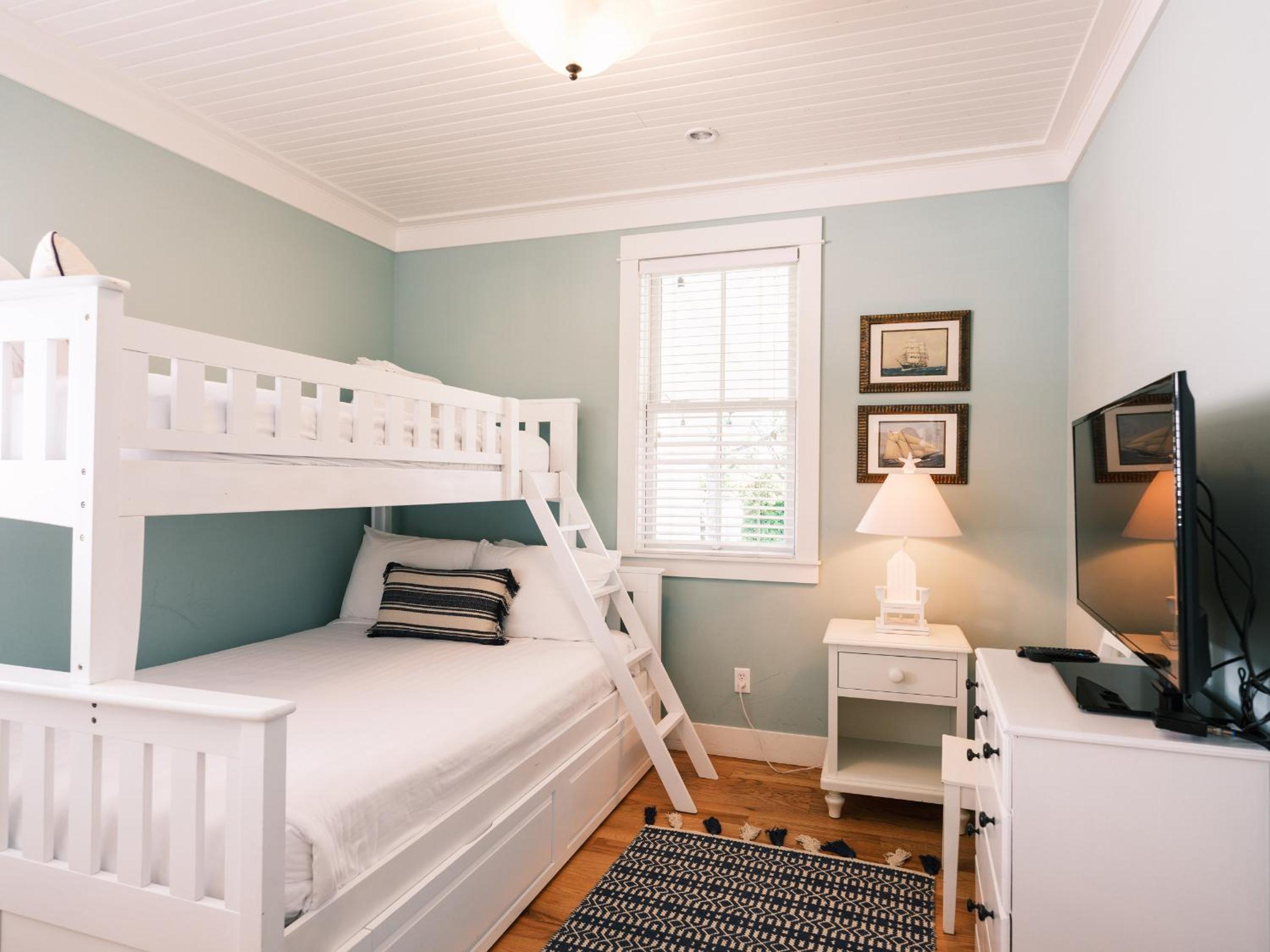 Periwinkle Cottage by Seabrook Hospitality