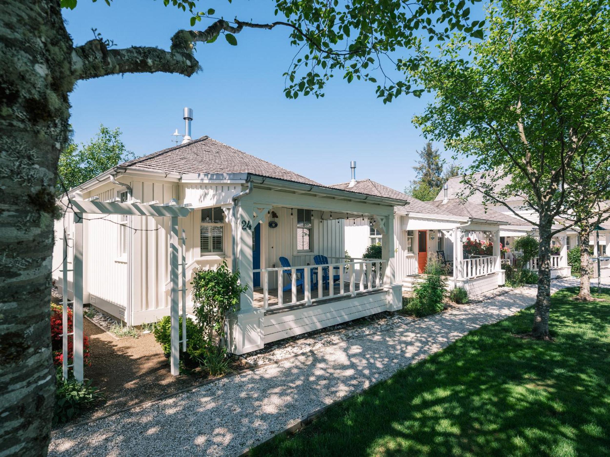 Periwinkle Cottage by Seabrook Hospitality