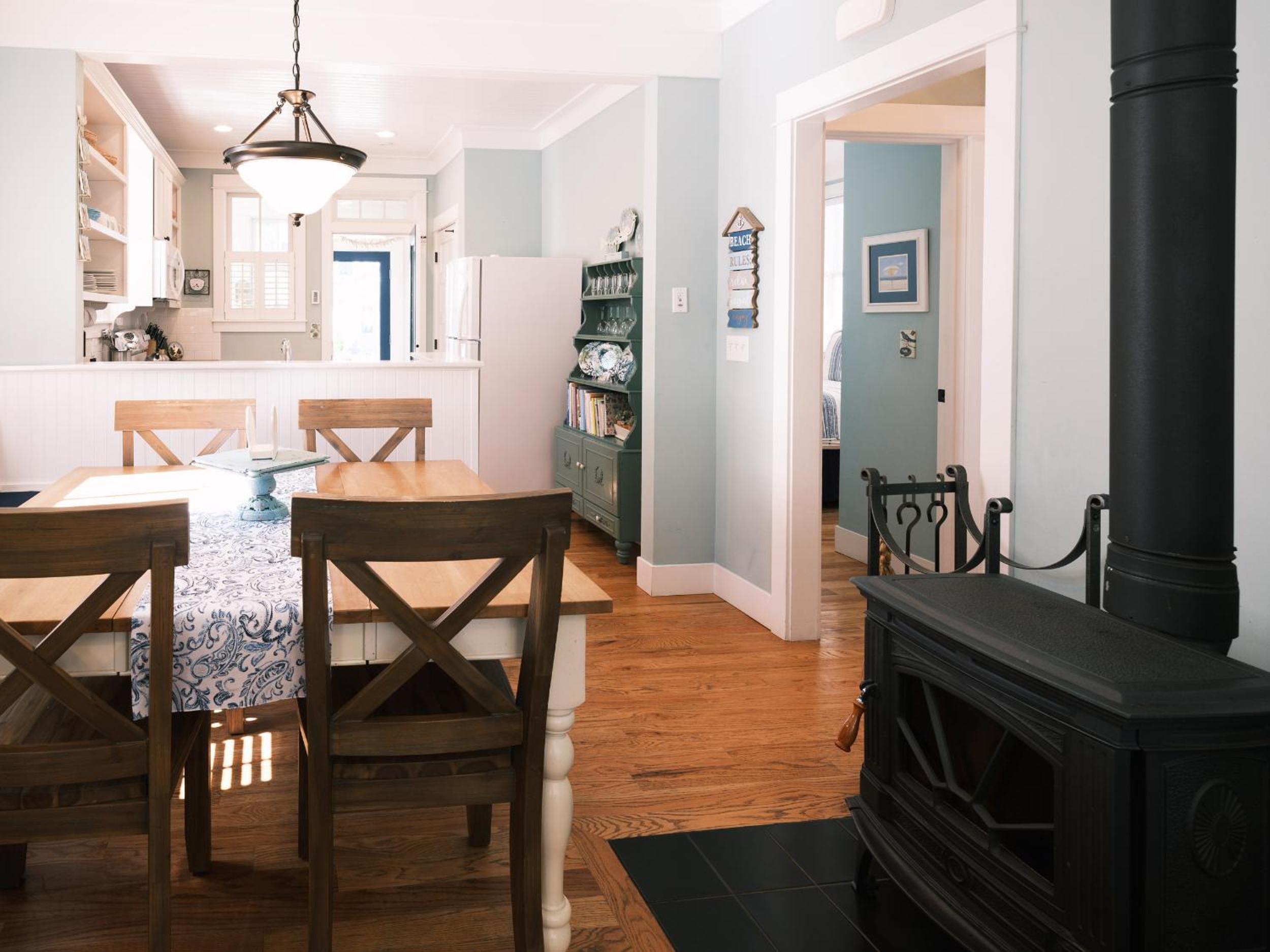 Periwinkle Cottage by Seabrook Hospitality