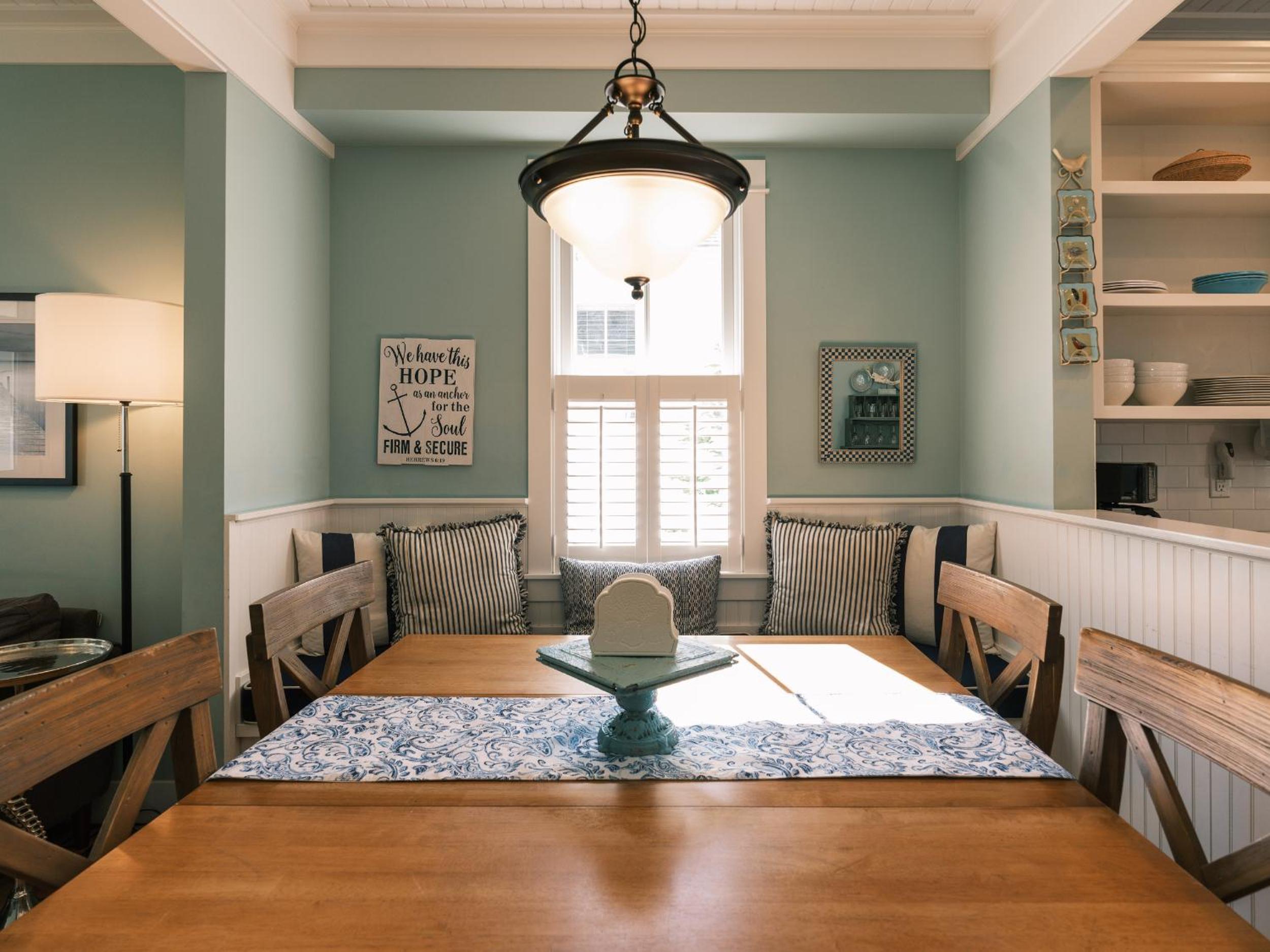 Periwinkle Cottage by Seabrook Hospitality