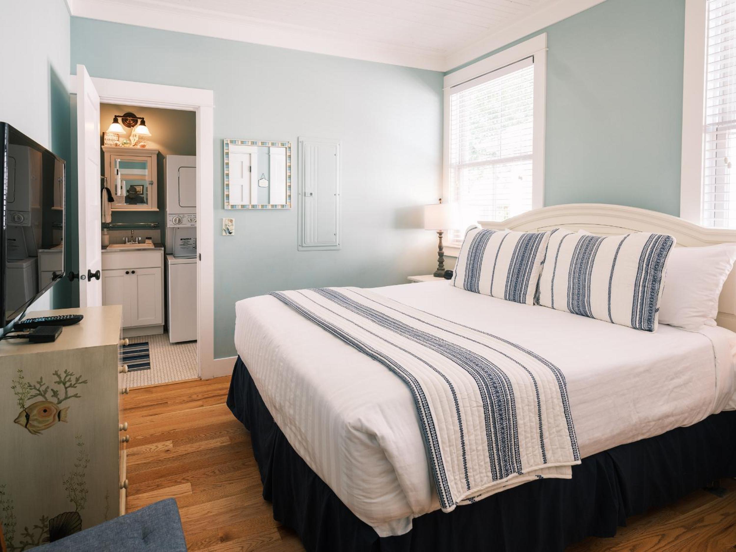 Periwinkle Cottage by Seabrook Hospitality