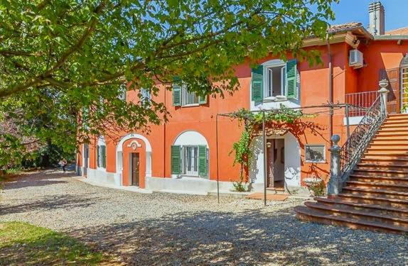 The mansion house Villa Capannina view 2