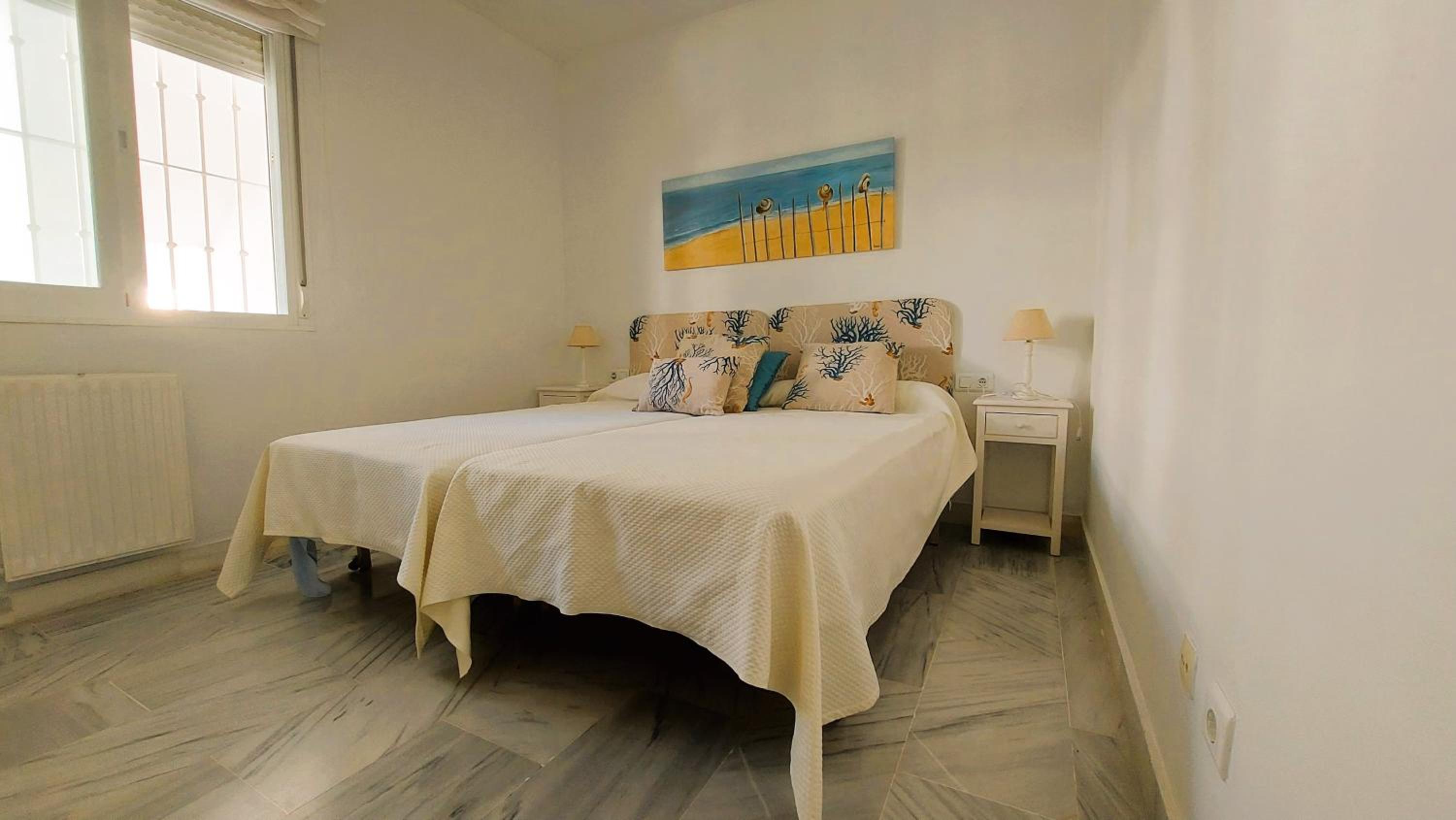 Beach and golfside apartment in Guadalmina