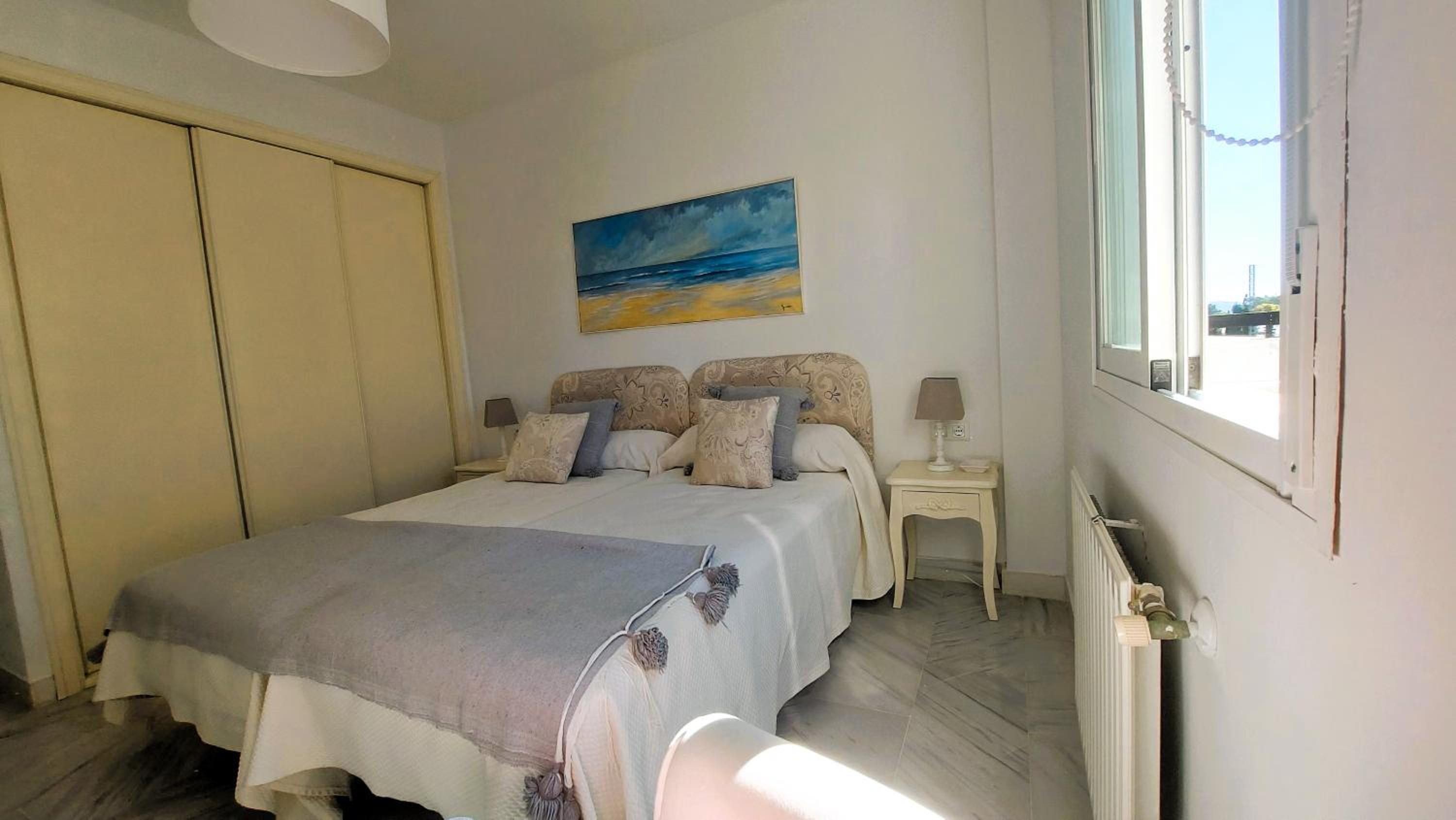 Beach and golfside apartment in Guadalmina