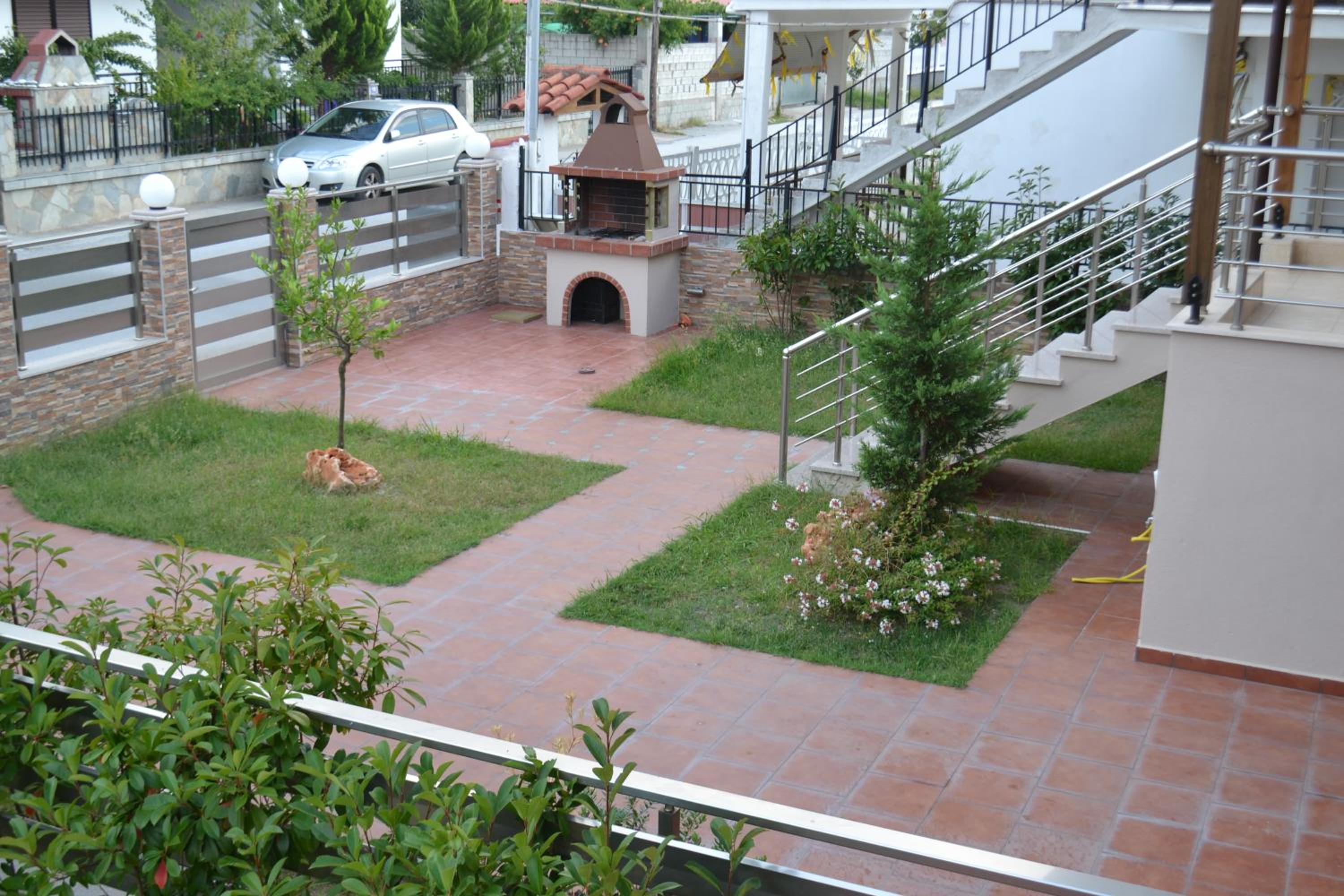 Photo 8