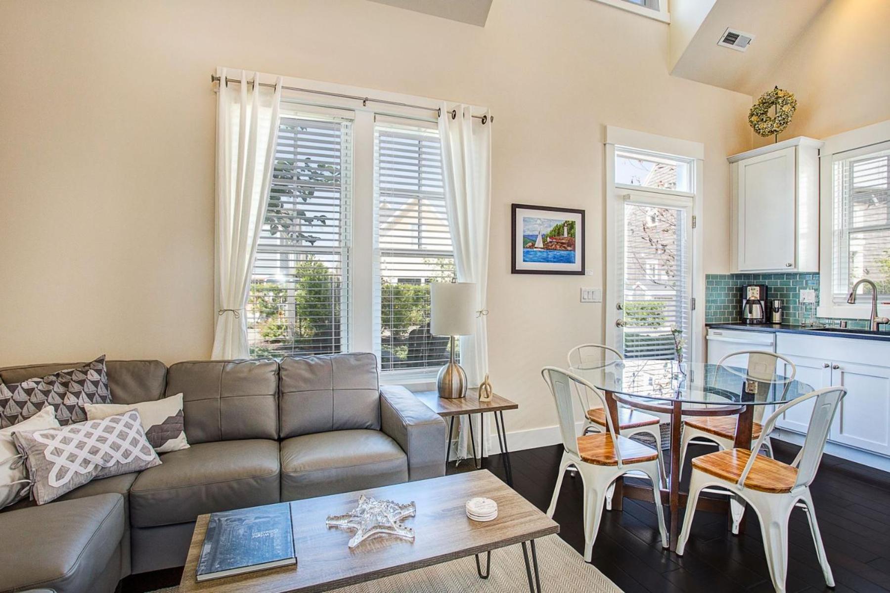 Whispering Sands by Seabrook Hospitality