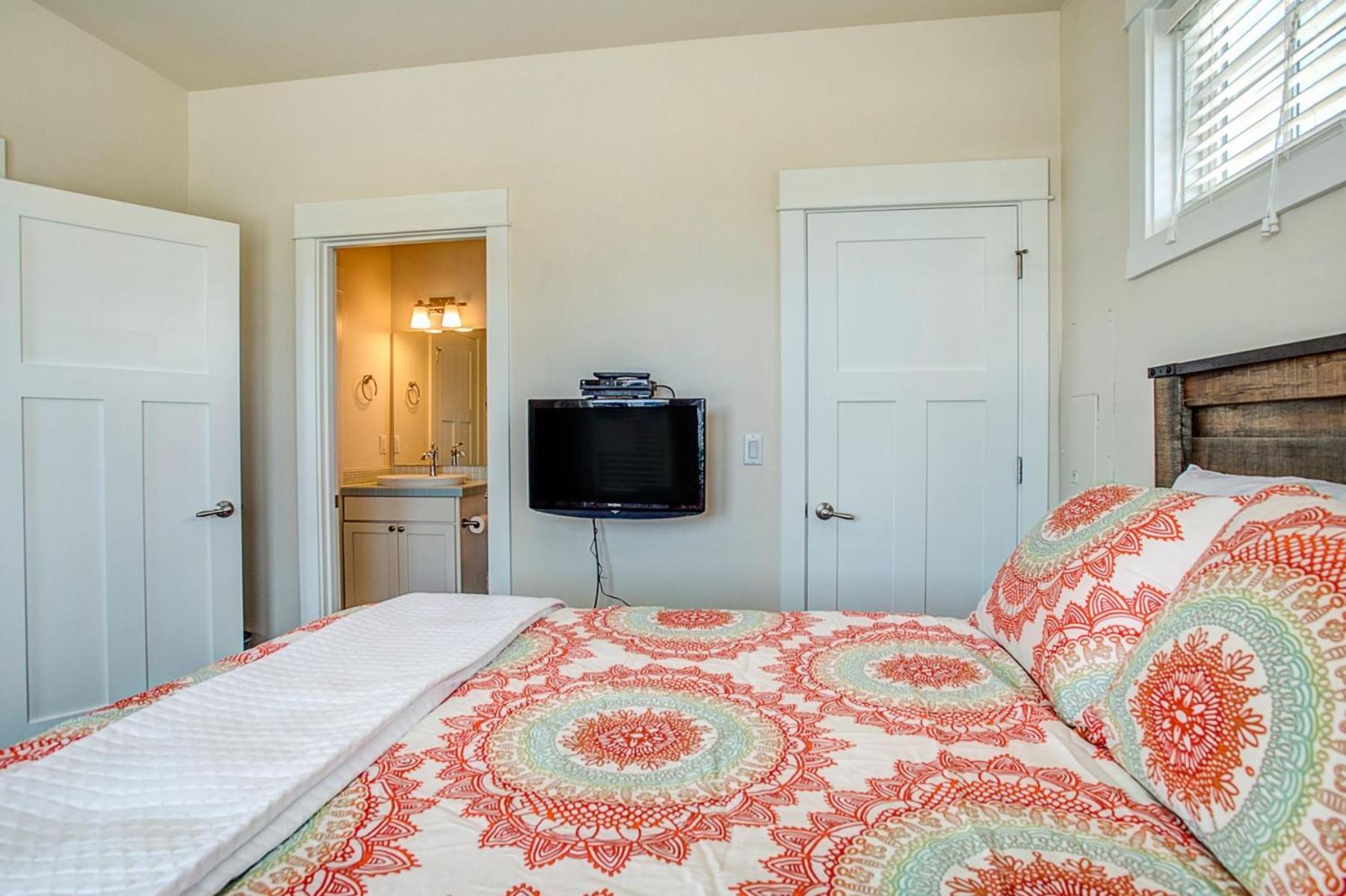 Whispering Sands by Seabrook Hospitality