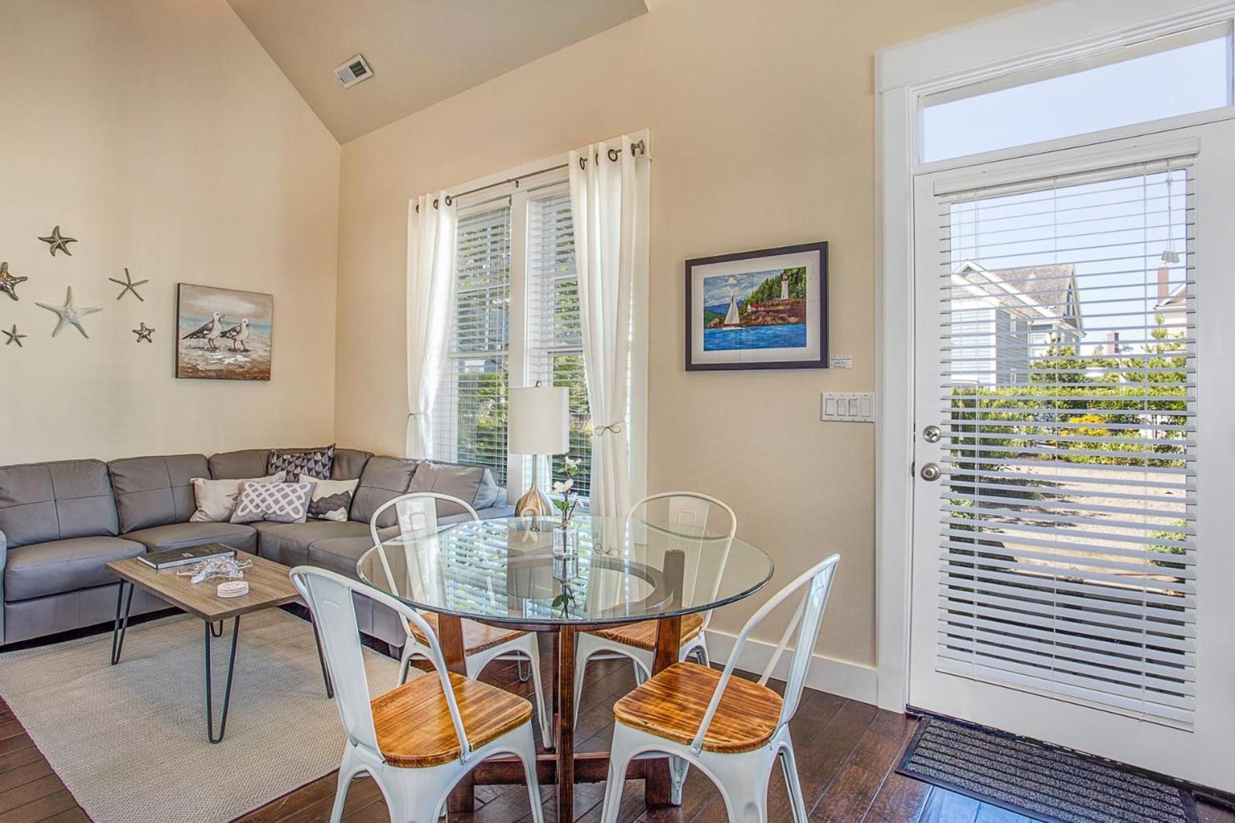 Whispering Sands by Seabrook Hospitality