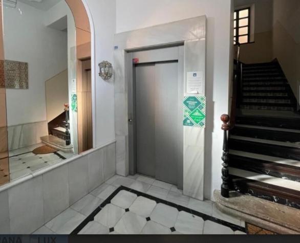 Piso en el corazón Granada — Granada