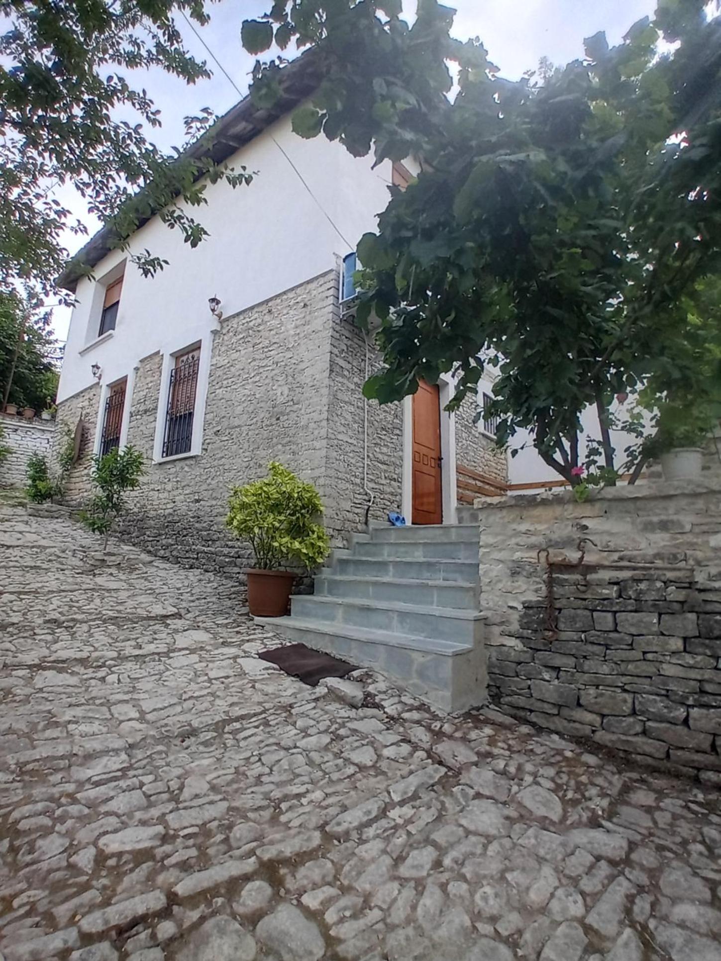 Arpet guesthouse
