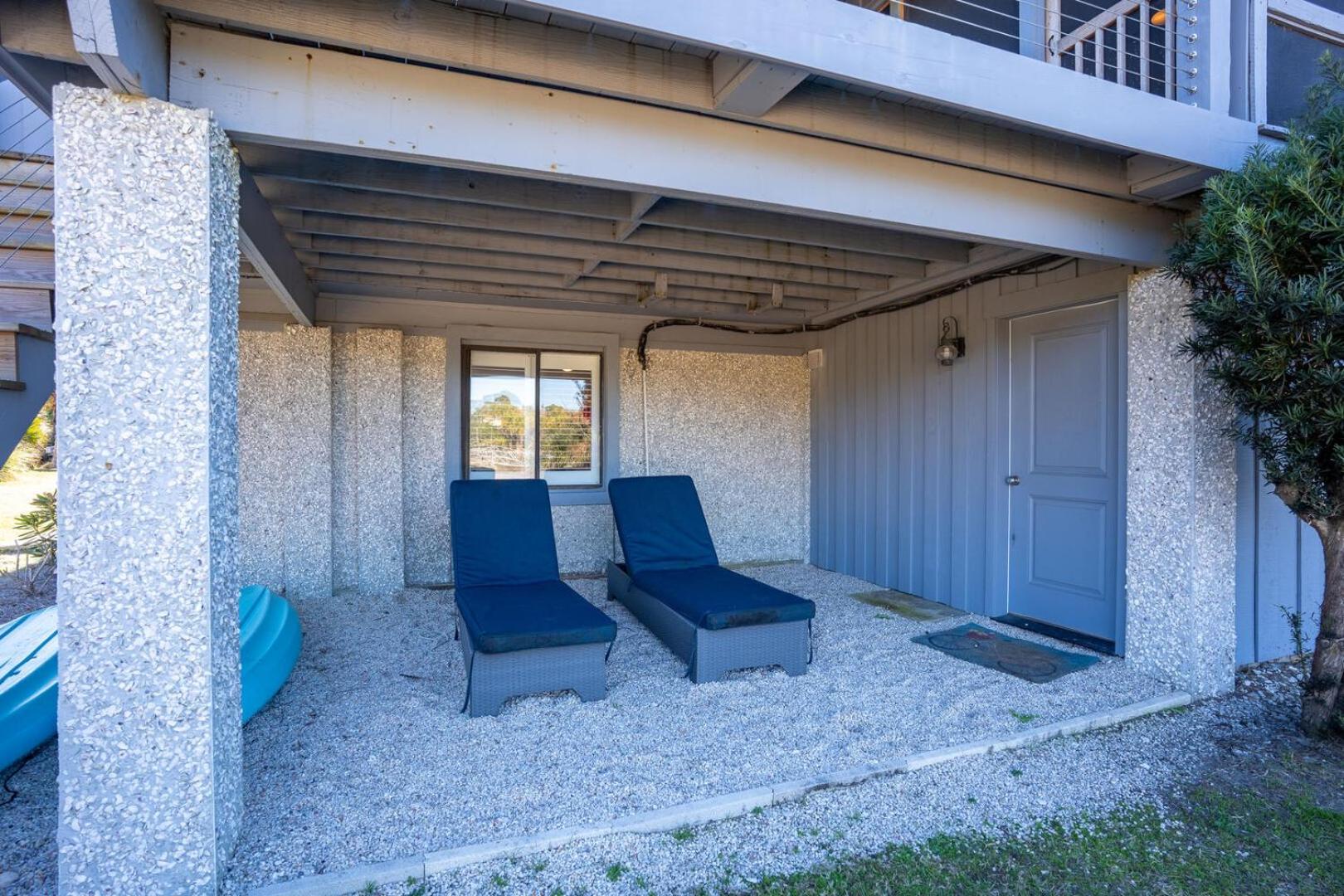 453 Tarpon Blvd