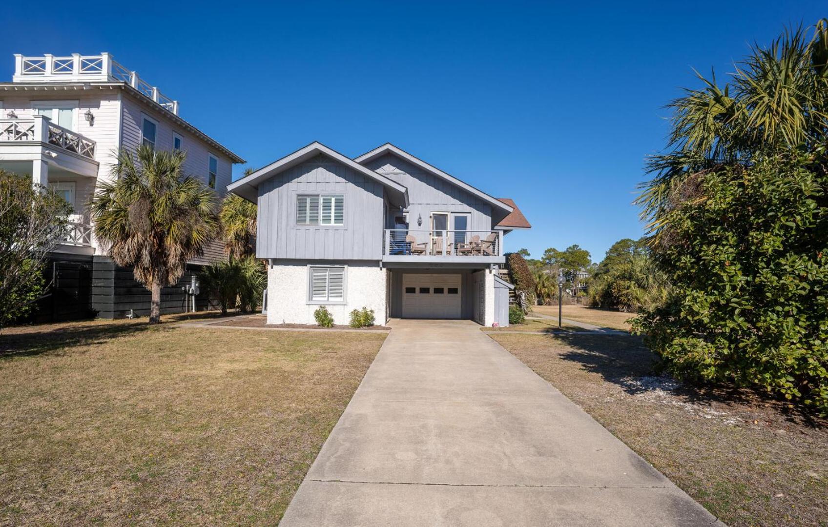 453 Tarpon Blvd