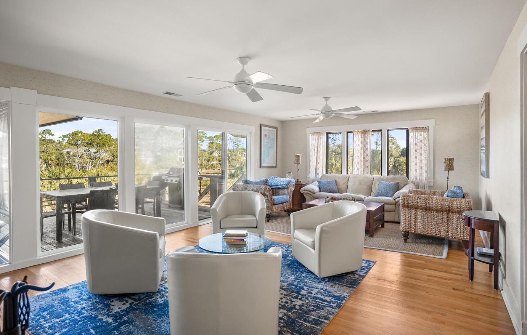 453 Tarpon Blvd