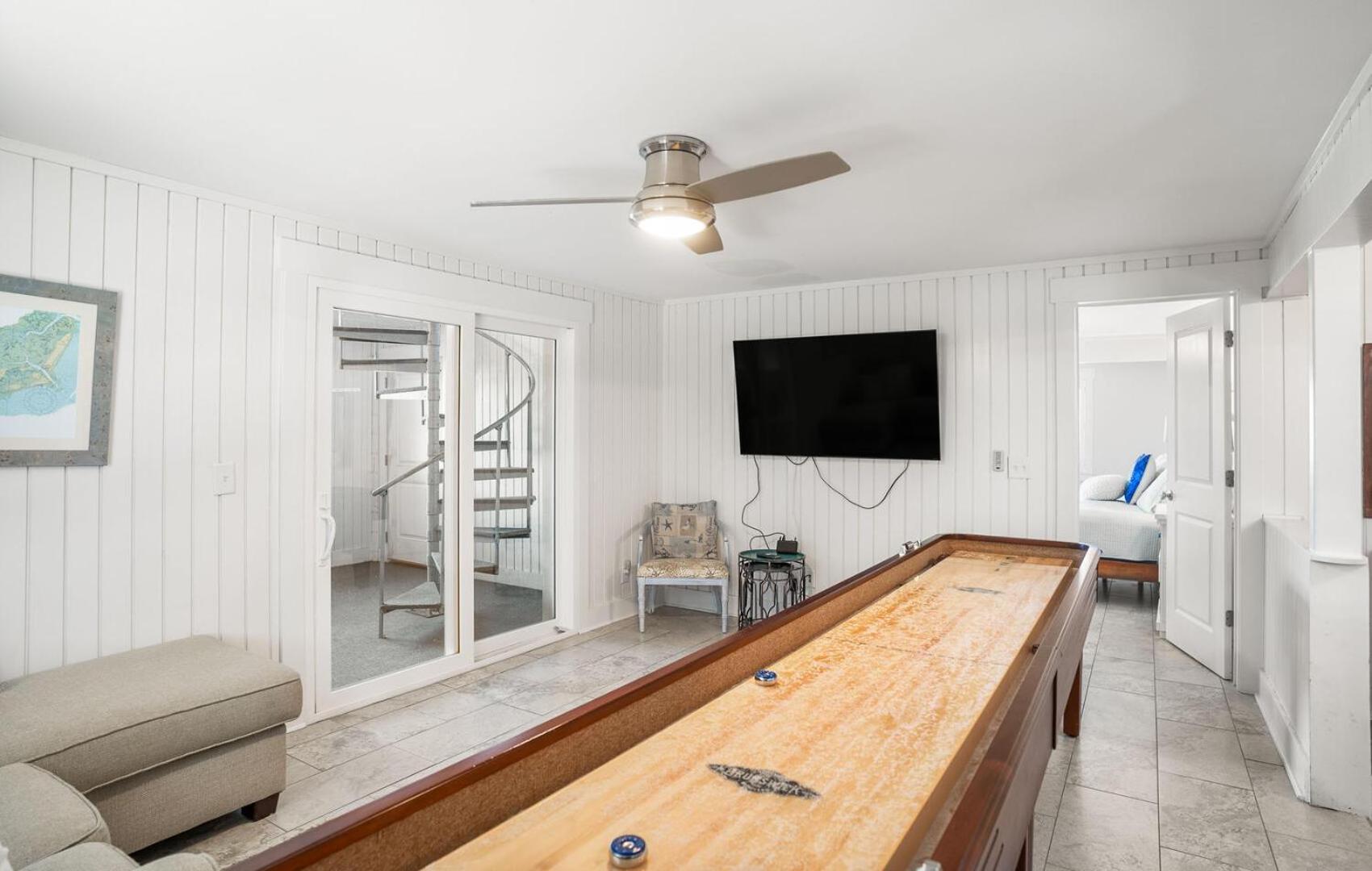 453 Tarpon Blvd