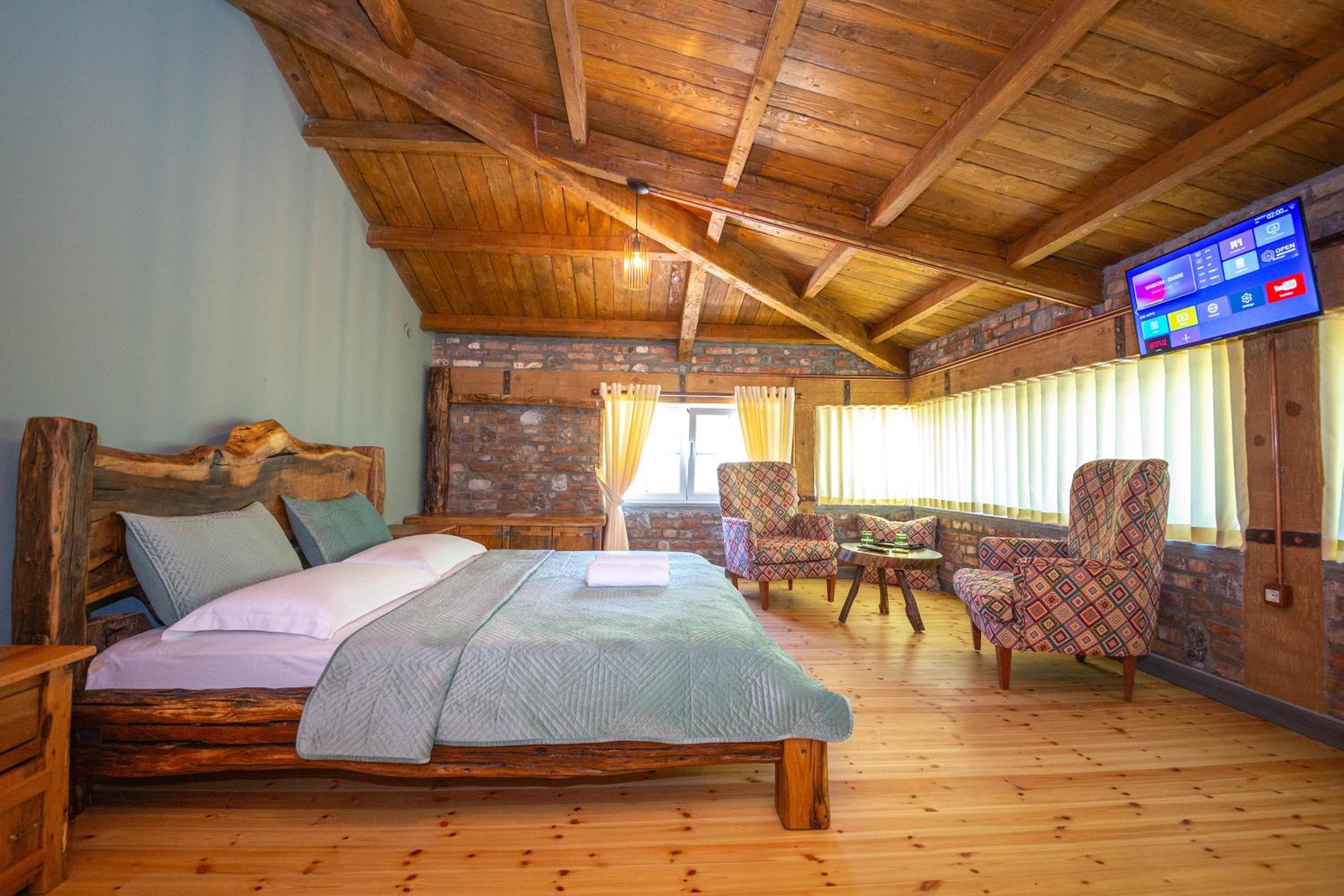 Hani i Taulant Shahinit photo 3