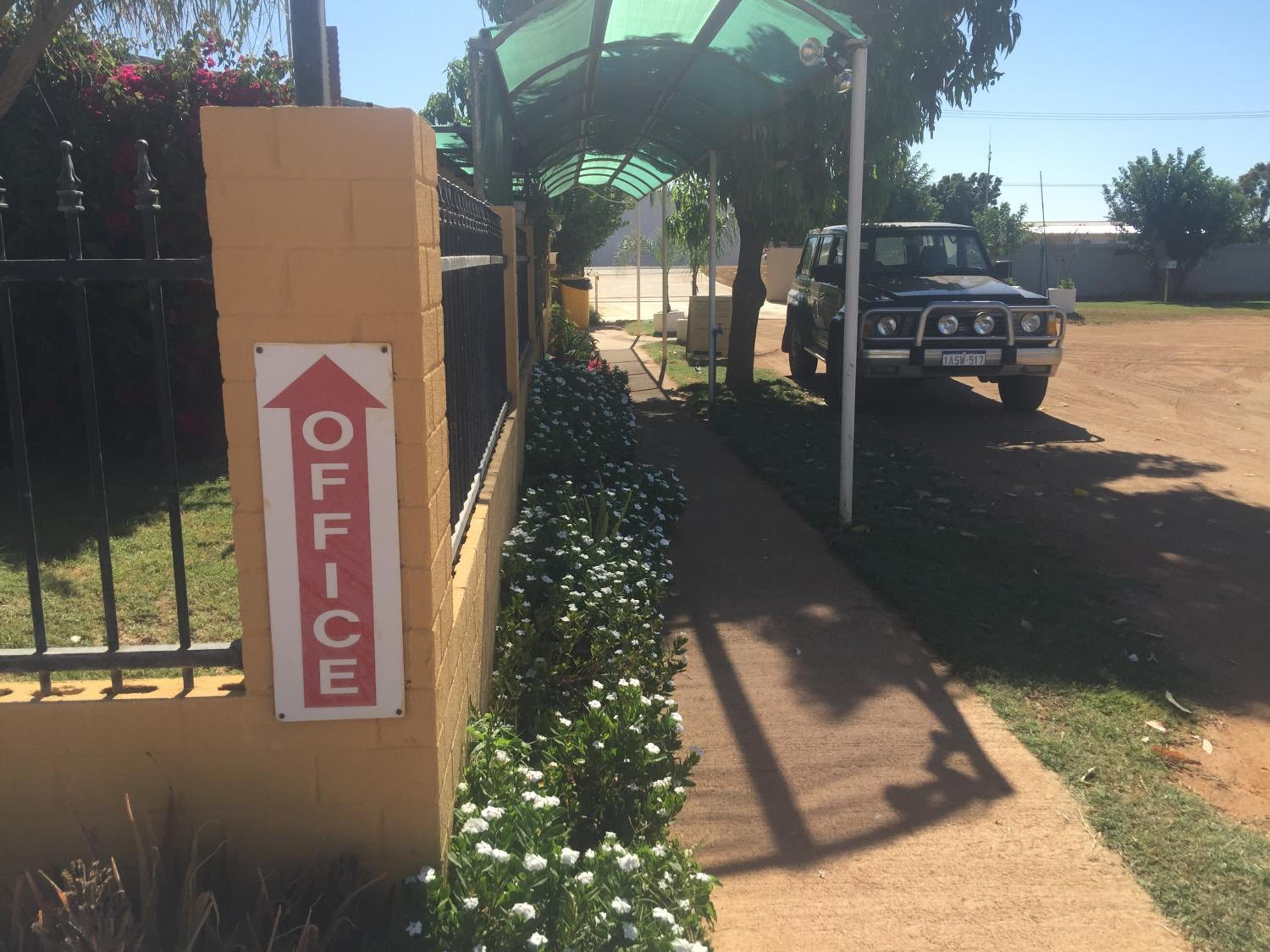 Carnarvon Caravan Park view 4