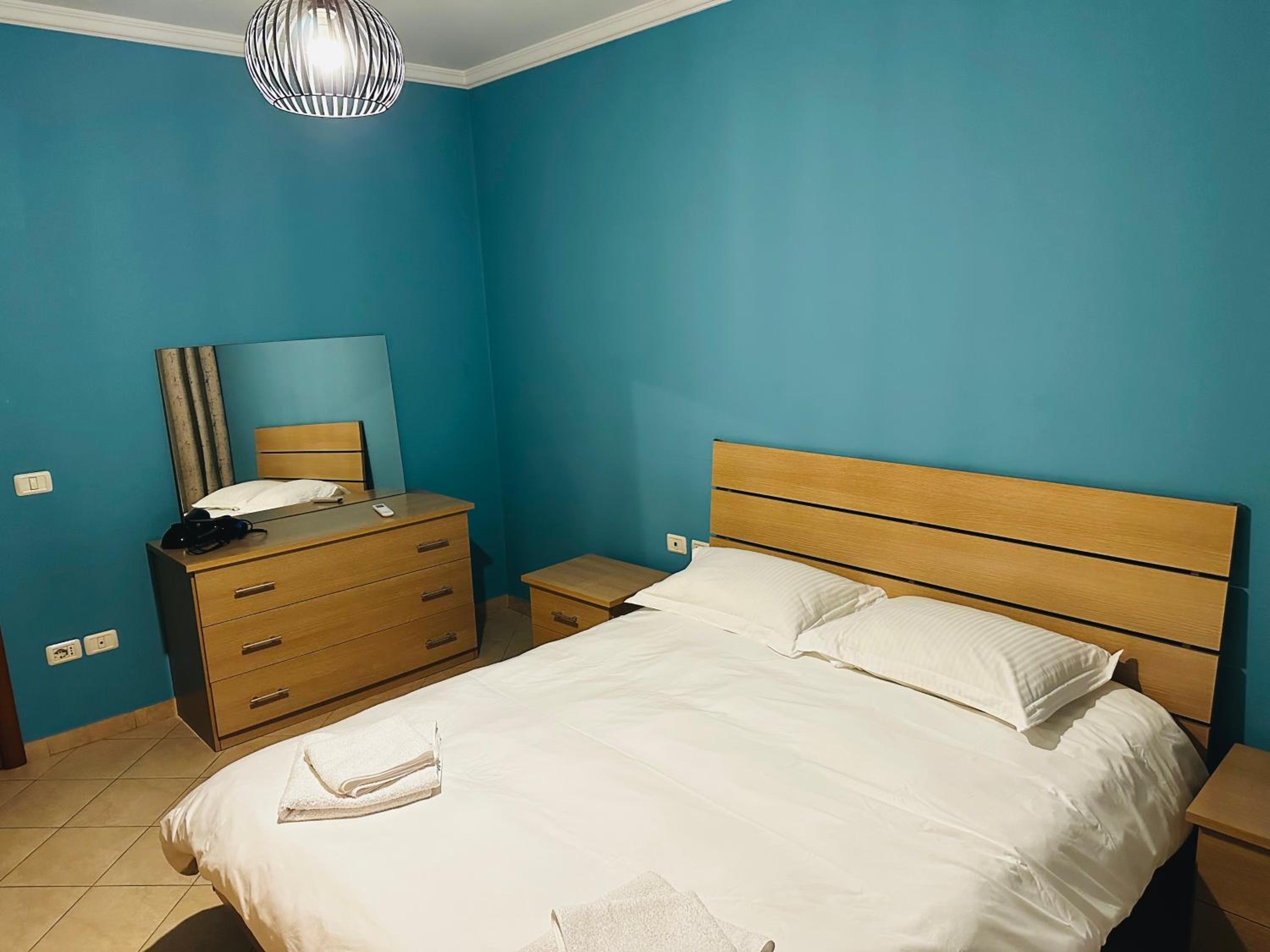 Quiet & spacious city center apartment - 4 min walk