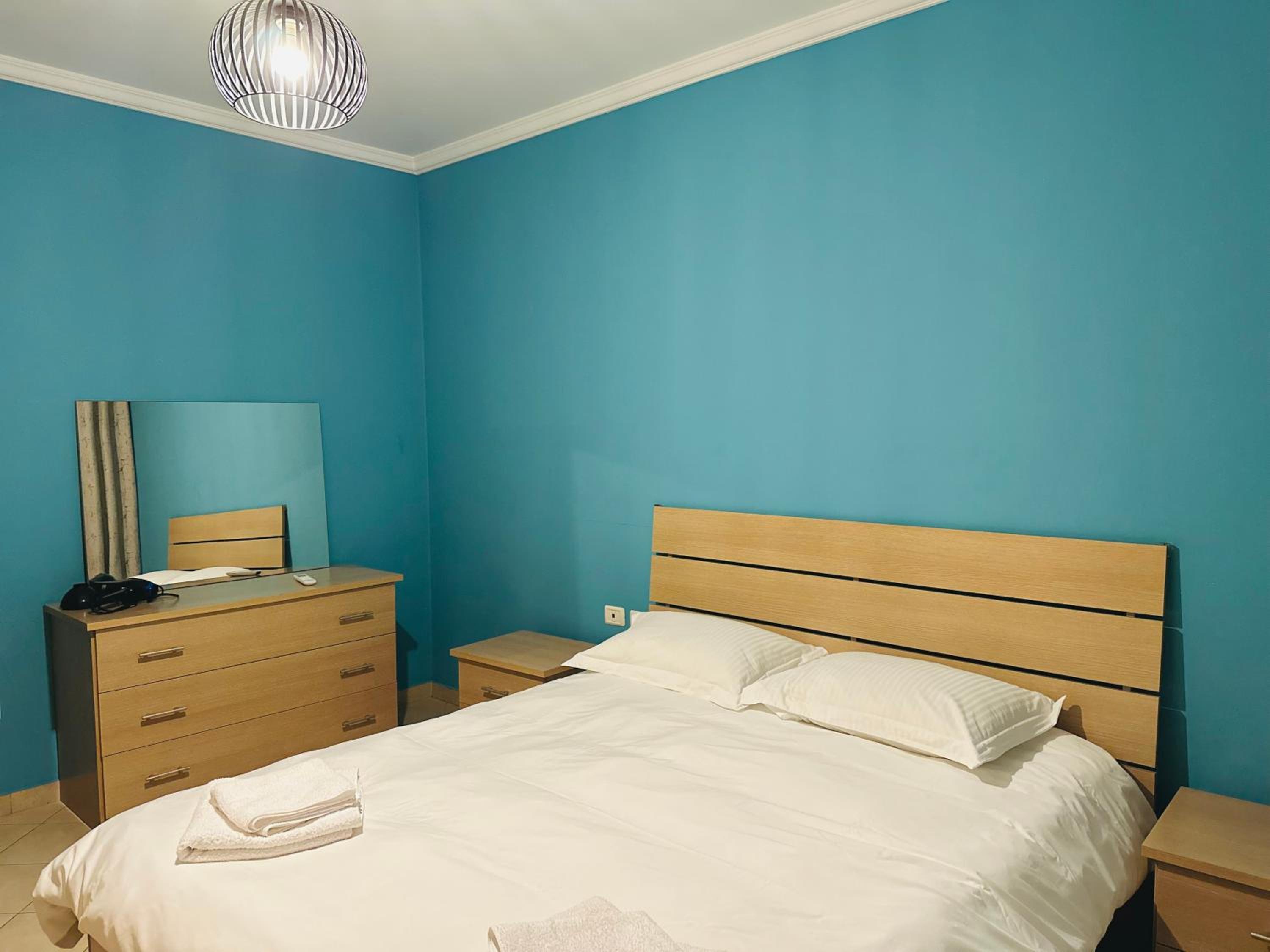 Quiet & spacious city center apartment - 4 min walk