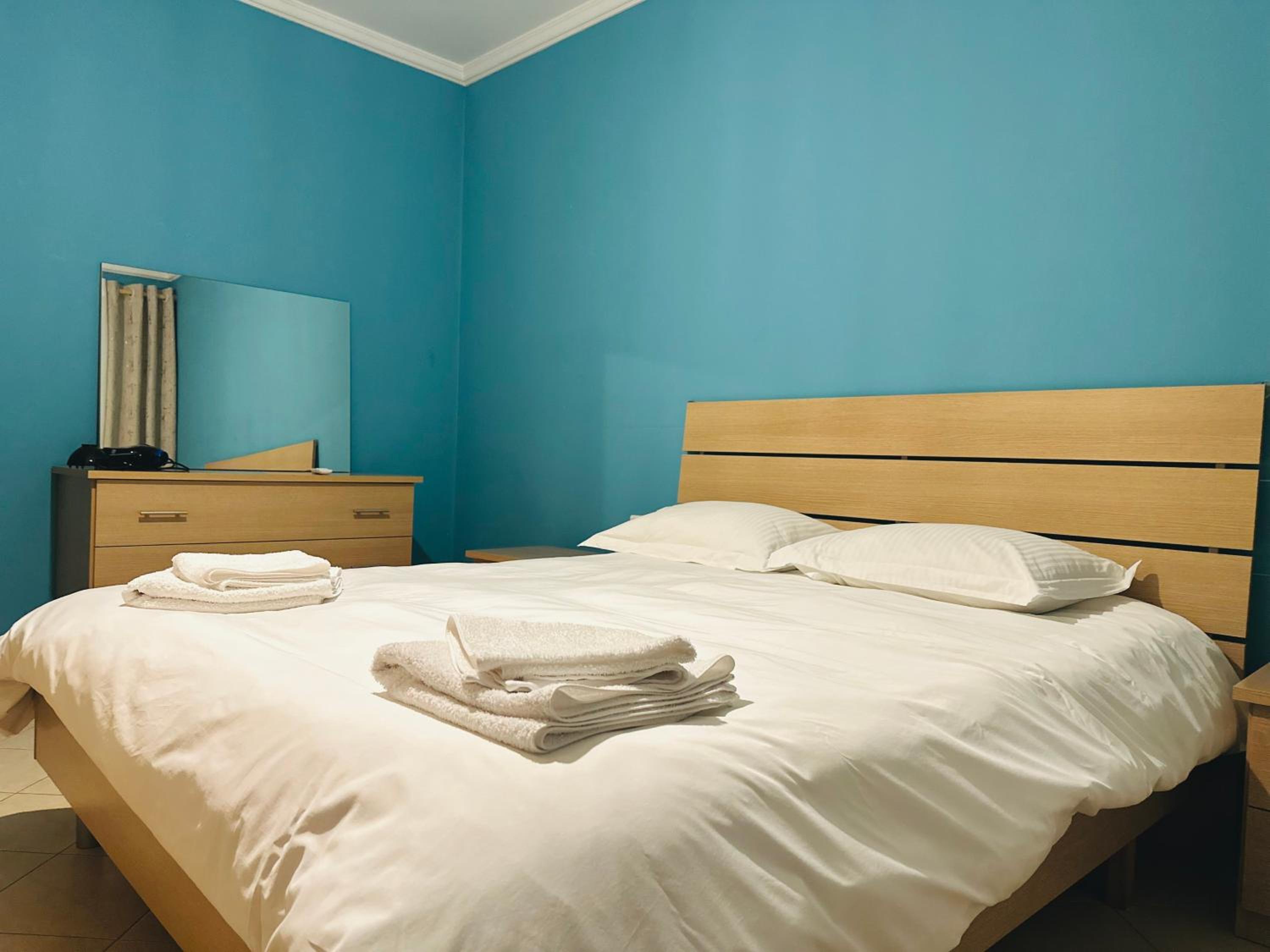 Quiet & spacious city center apartment - 4 min walk