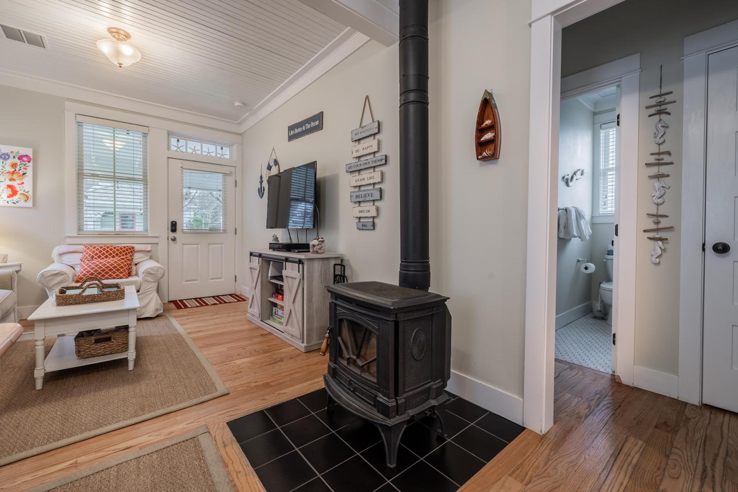 Zinnias Cottage by Seabrook Hospitality
