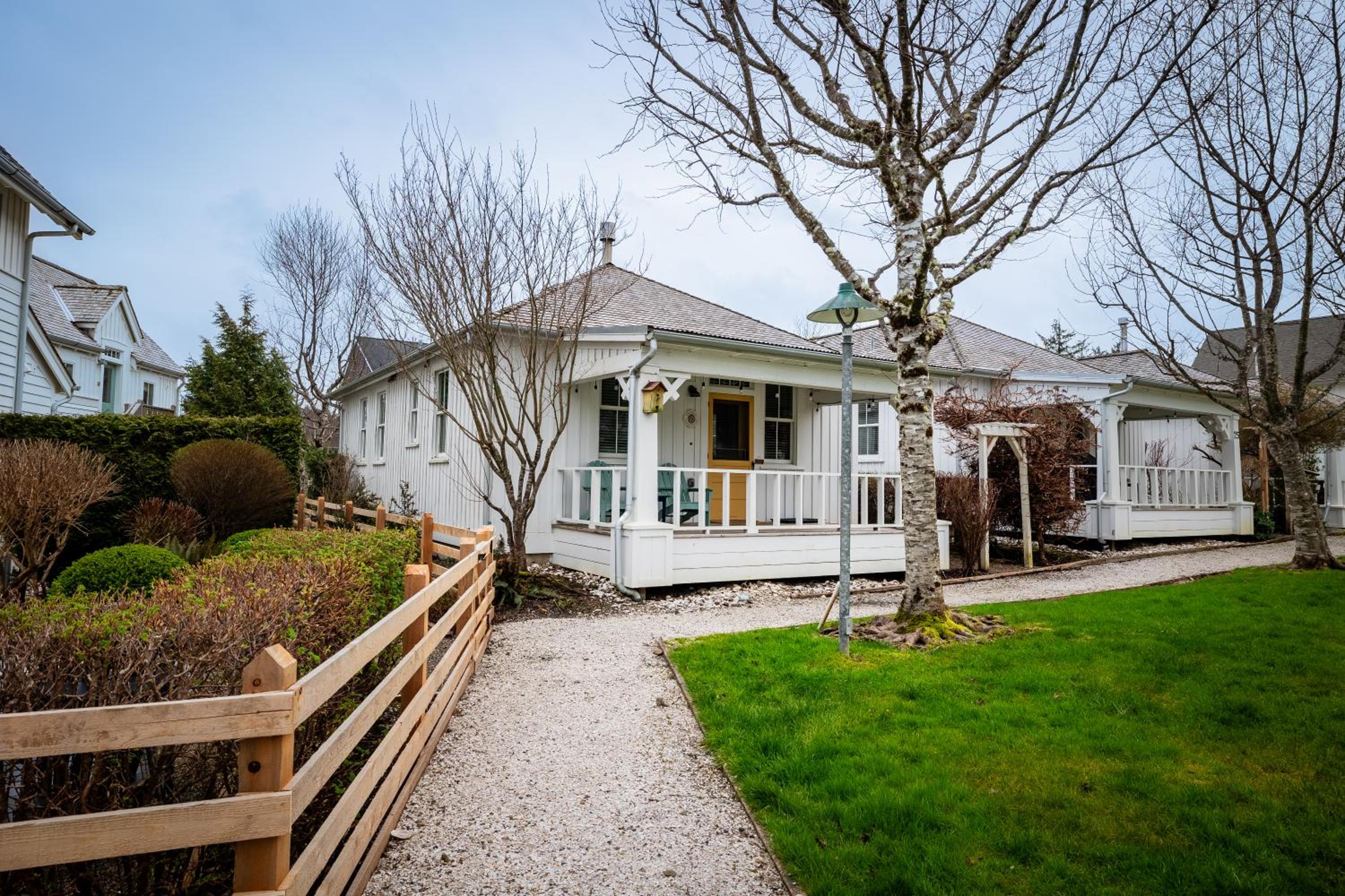 Zinnias Cottage by Seabrook Hospitality