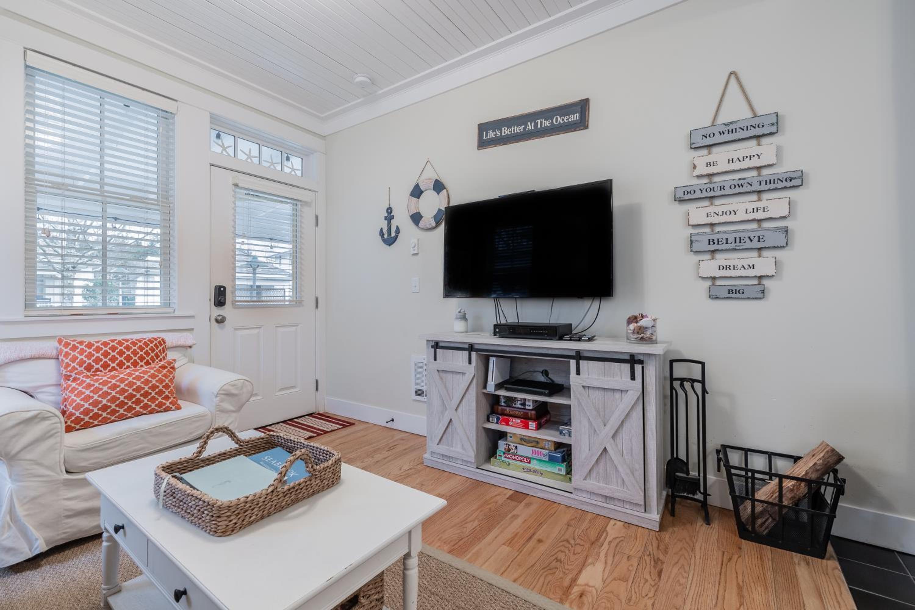 Zinnias Cottage by Seabrook Hospitality
