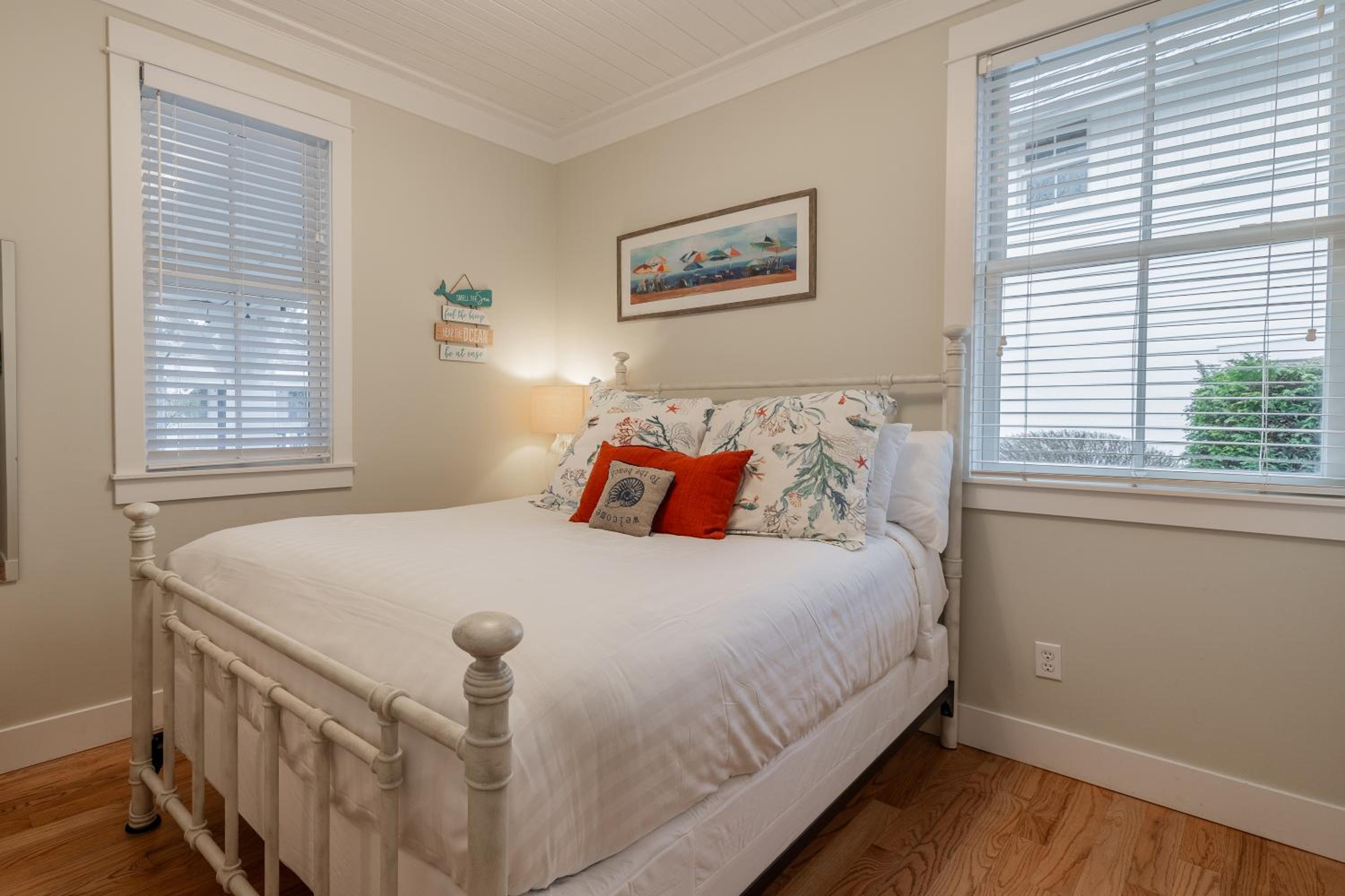 Zinnias Cottage by Seabrook Hospitality