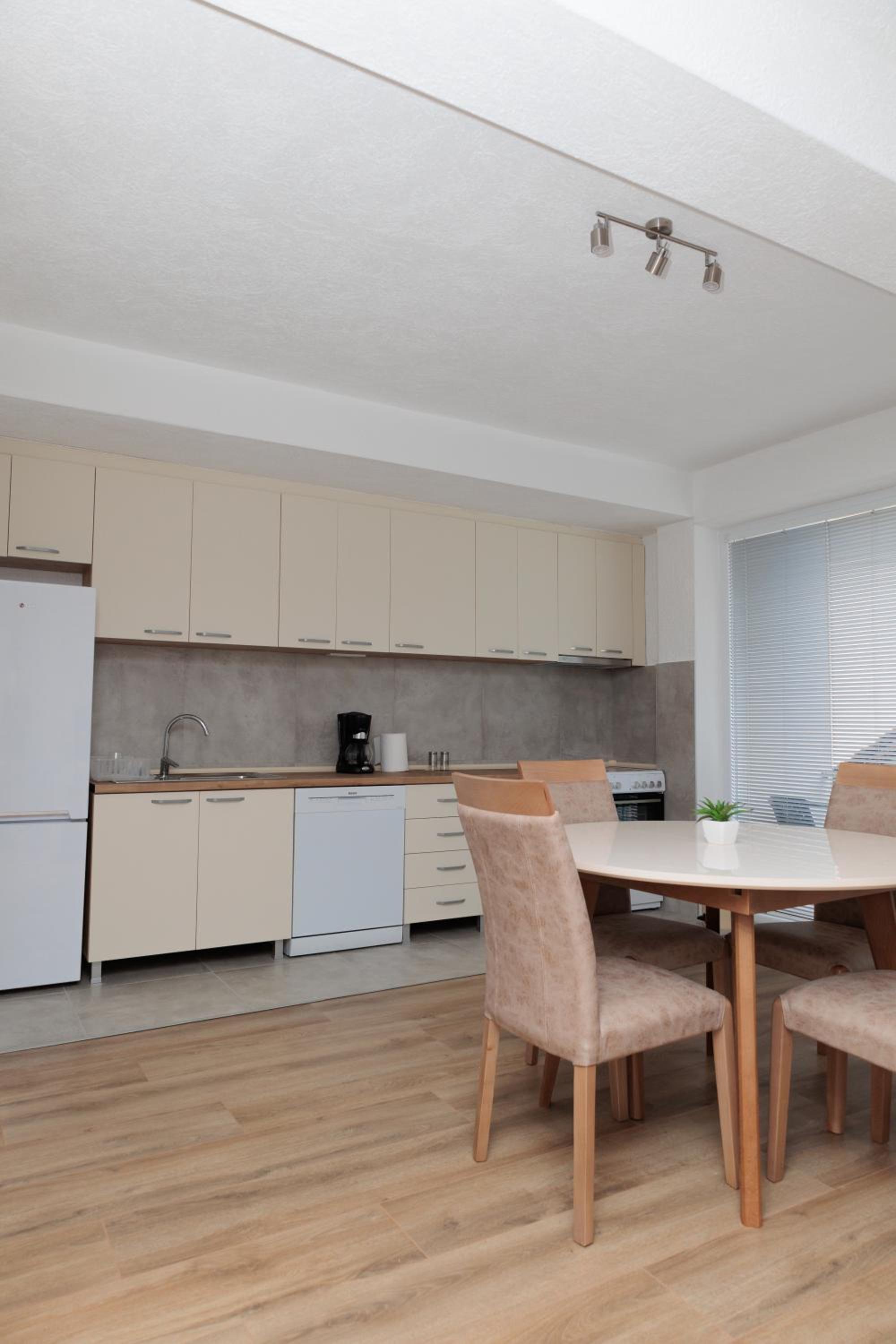 Albatross Apartments, photo 17