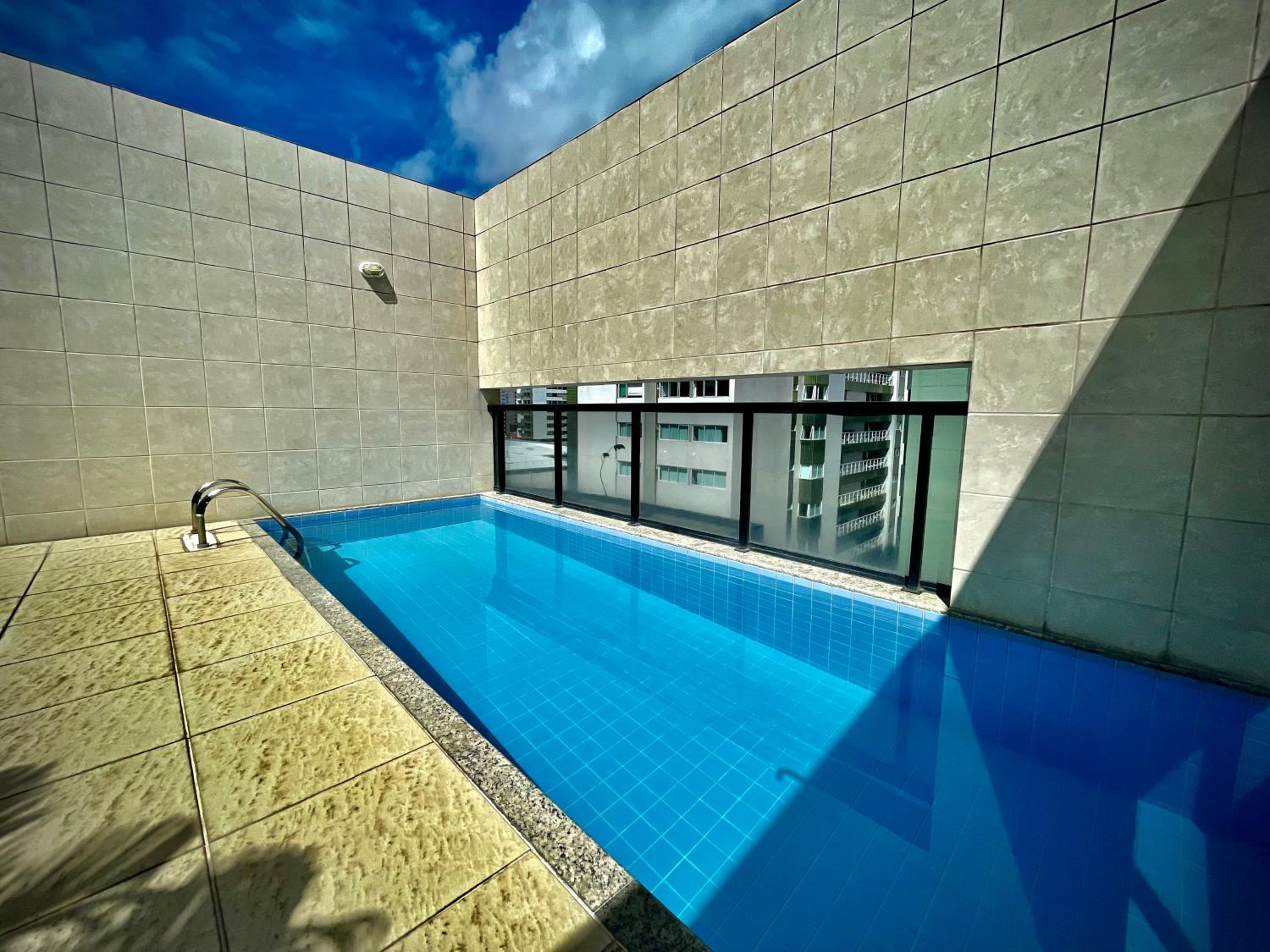 Apartamento Luxo com Piscina em Ponta Verde